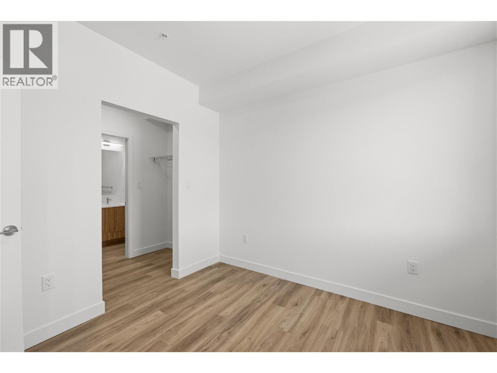 270 Riverside Drive Unit# 415 Property Photo 10