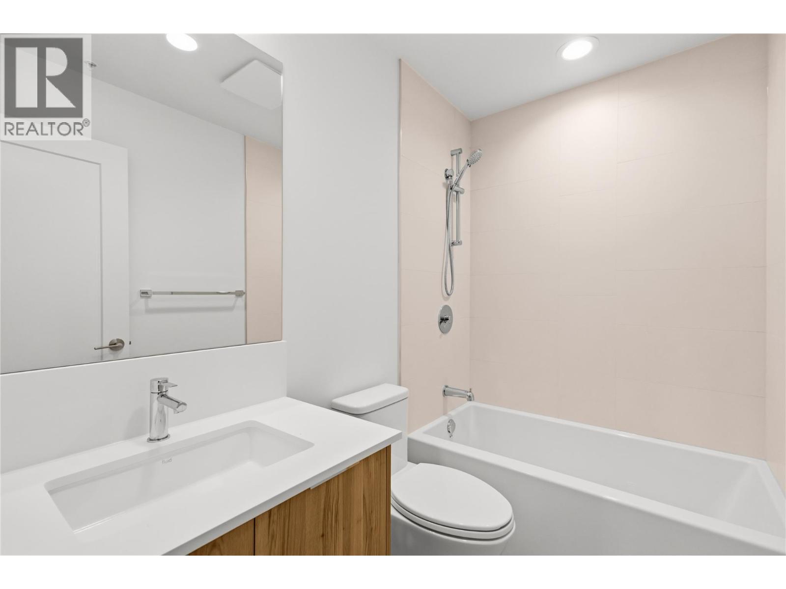 270 Riverside Drive Unit# 415 Property Photo 12