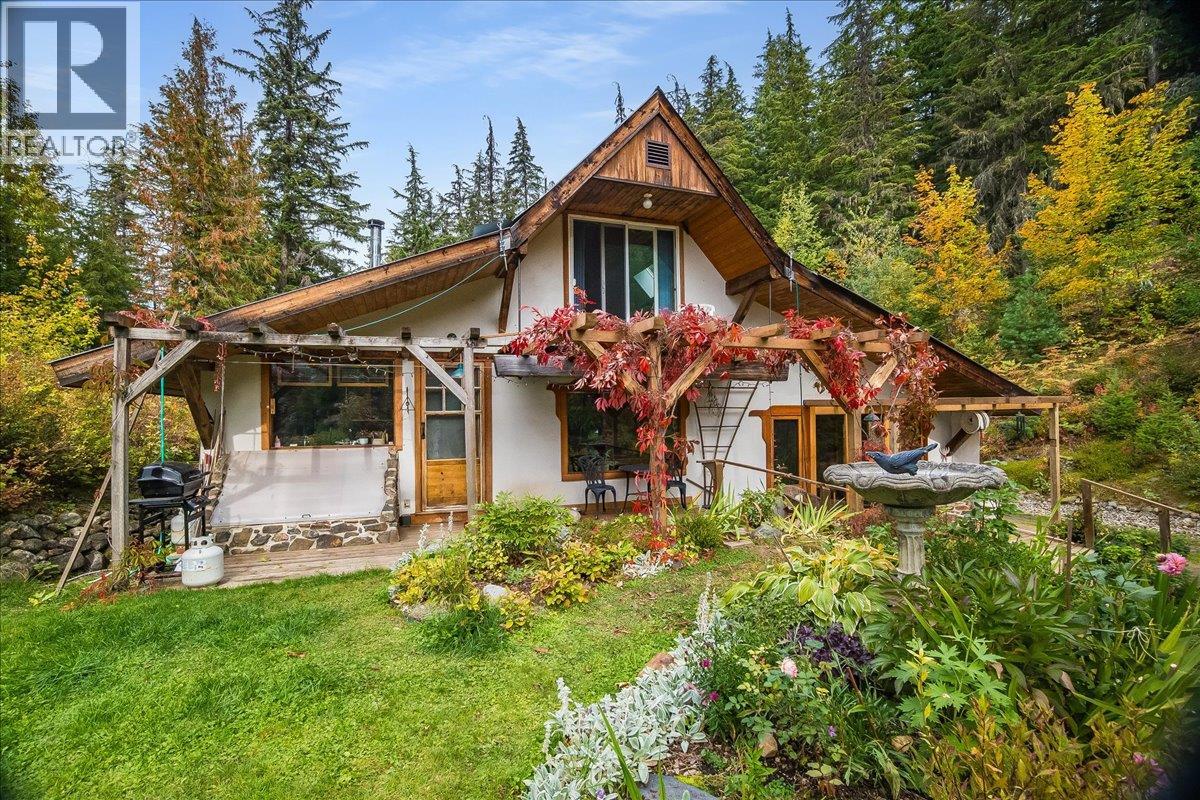8494 Red Mountain Road Property Photo 4