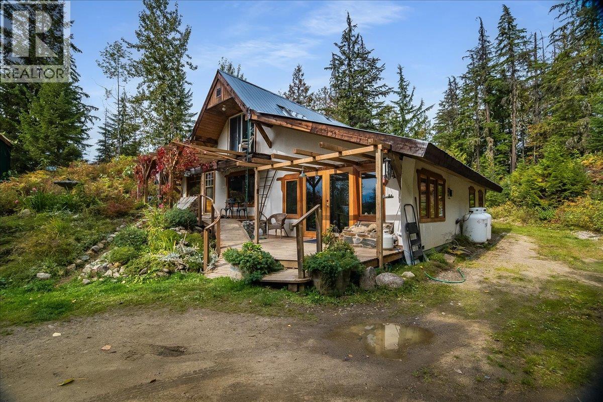 8494 Red Mountain Road Property Photo 6