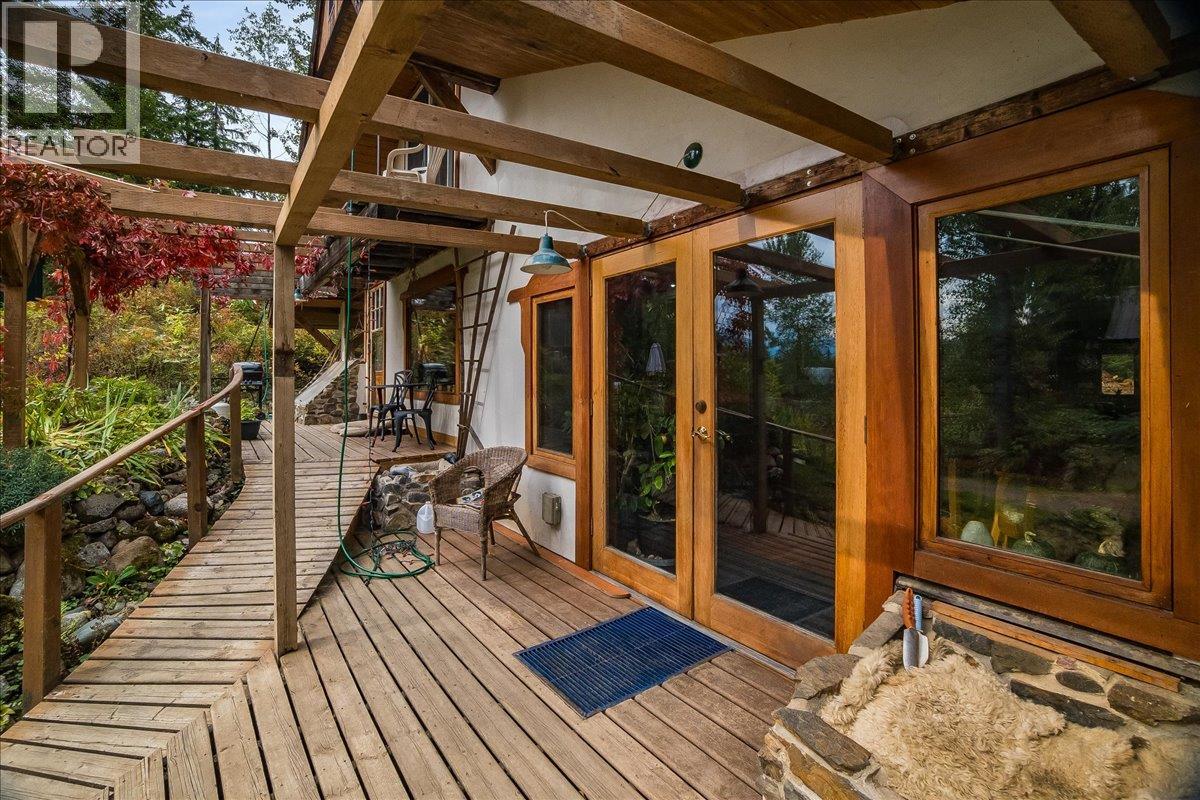 8494 Red Mountain Road Property Photo 8