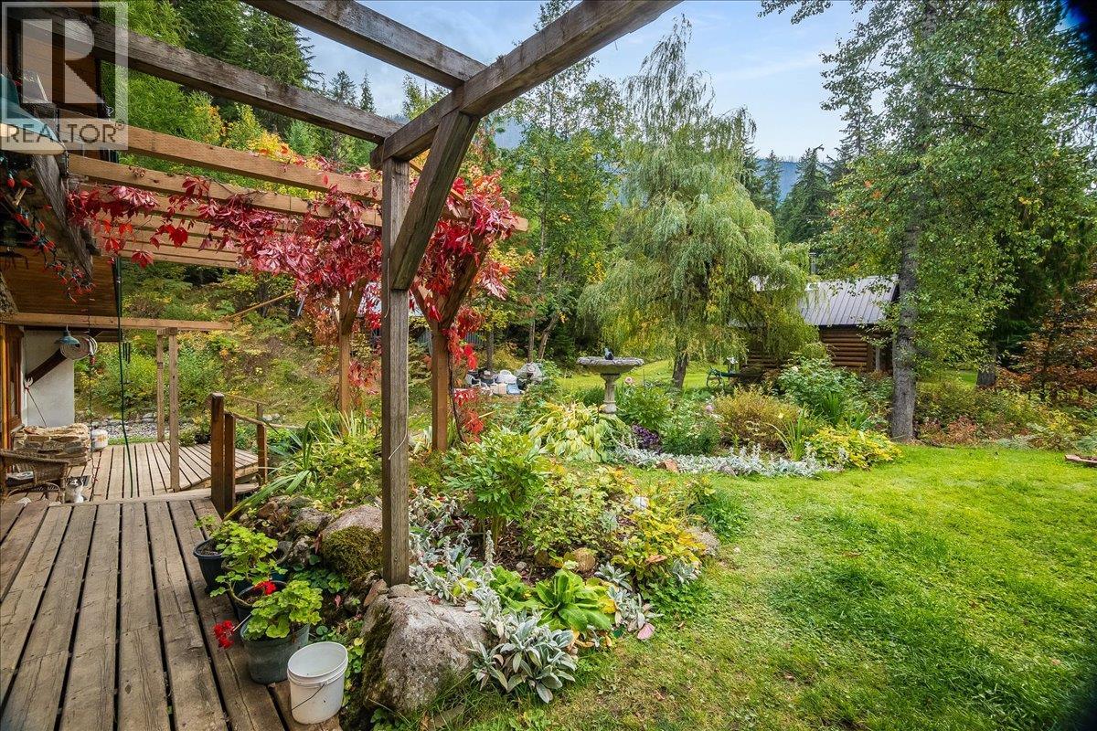 8494 Red Mountain Road Property Photo 9