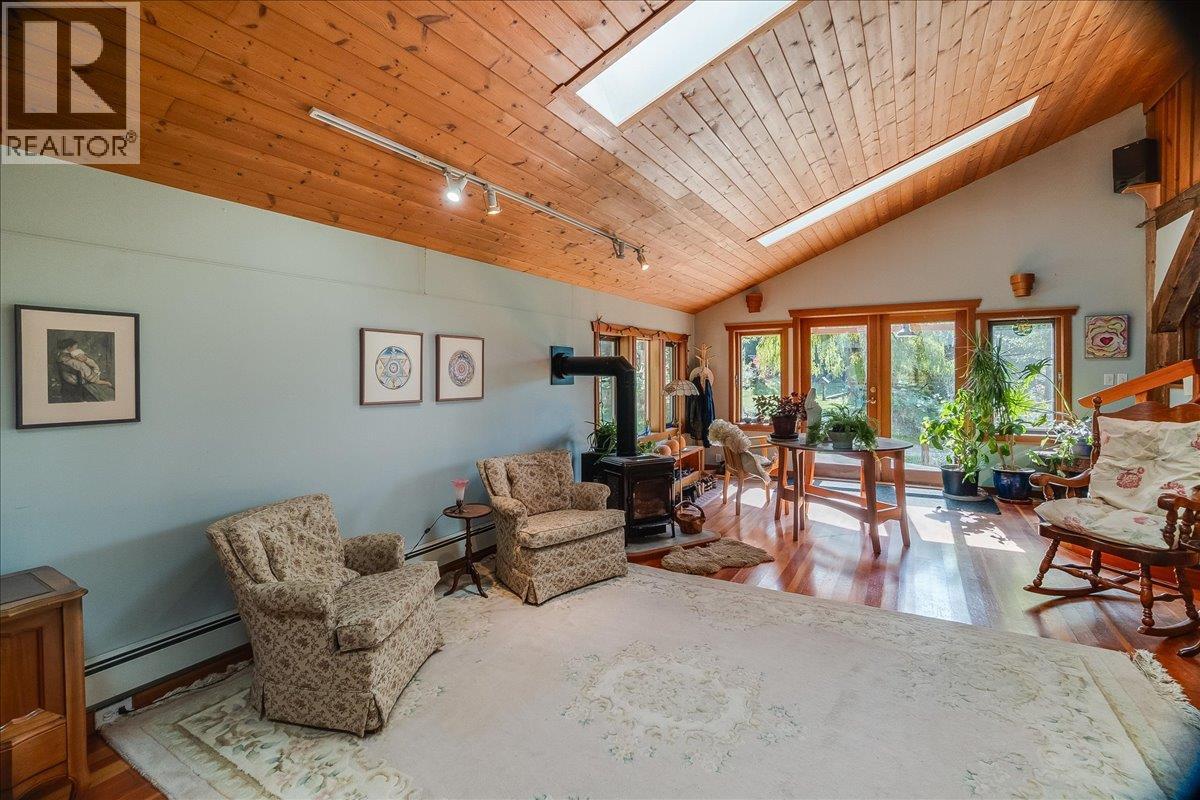 8494 Red Mountain Road Property Photo 11