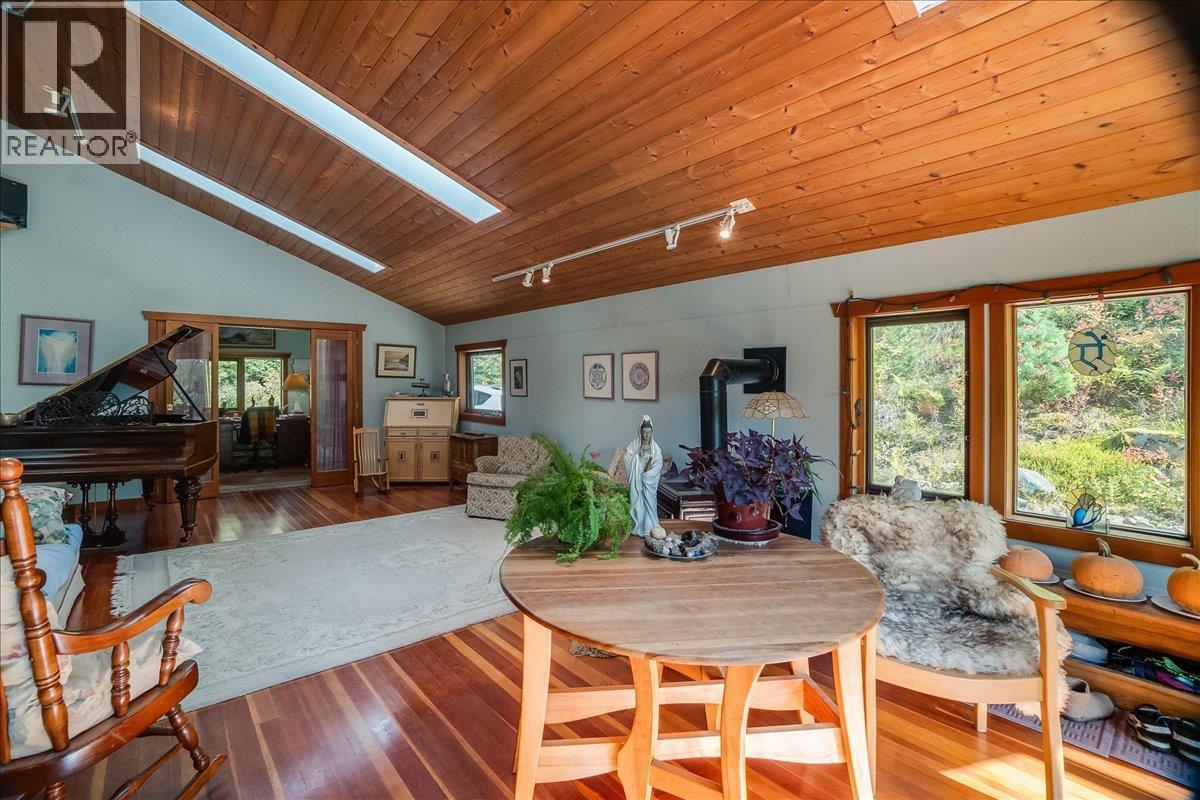 8494 Red Mountain Road Property Photo 13