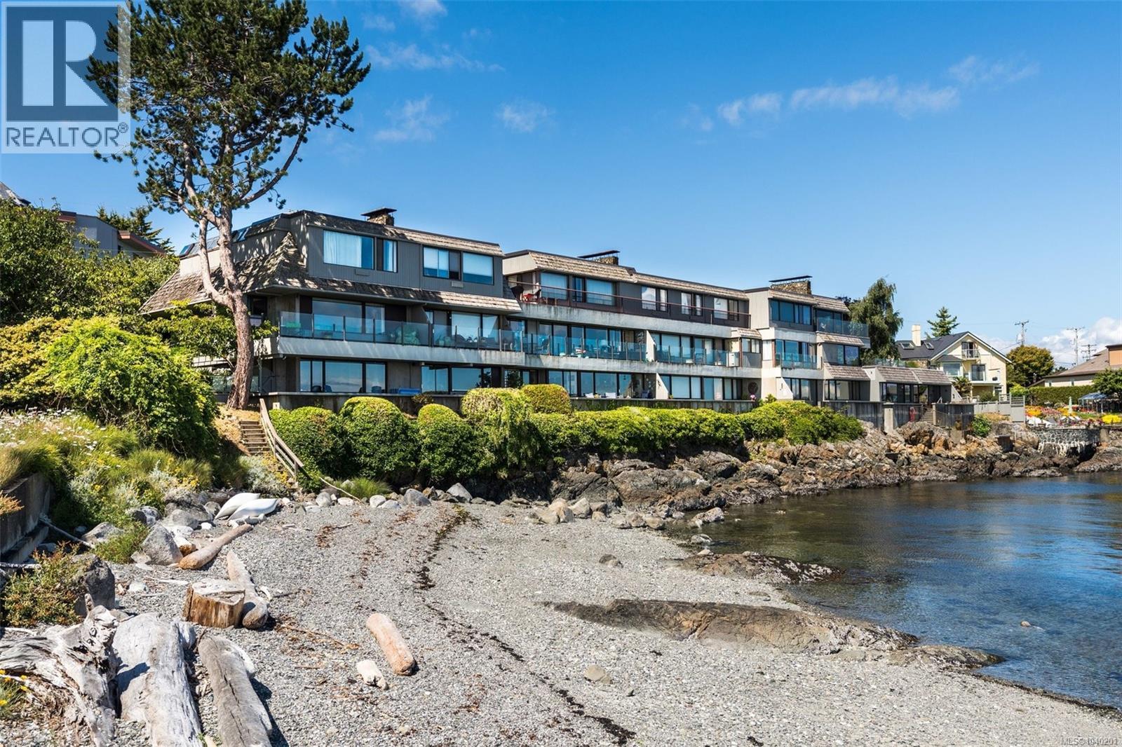 103 1211 Beach Dr