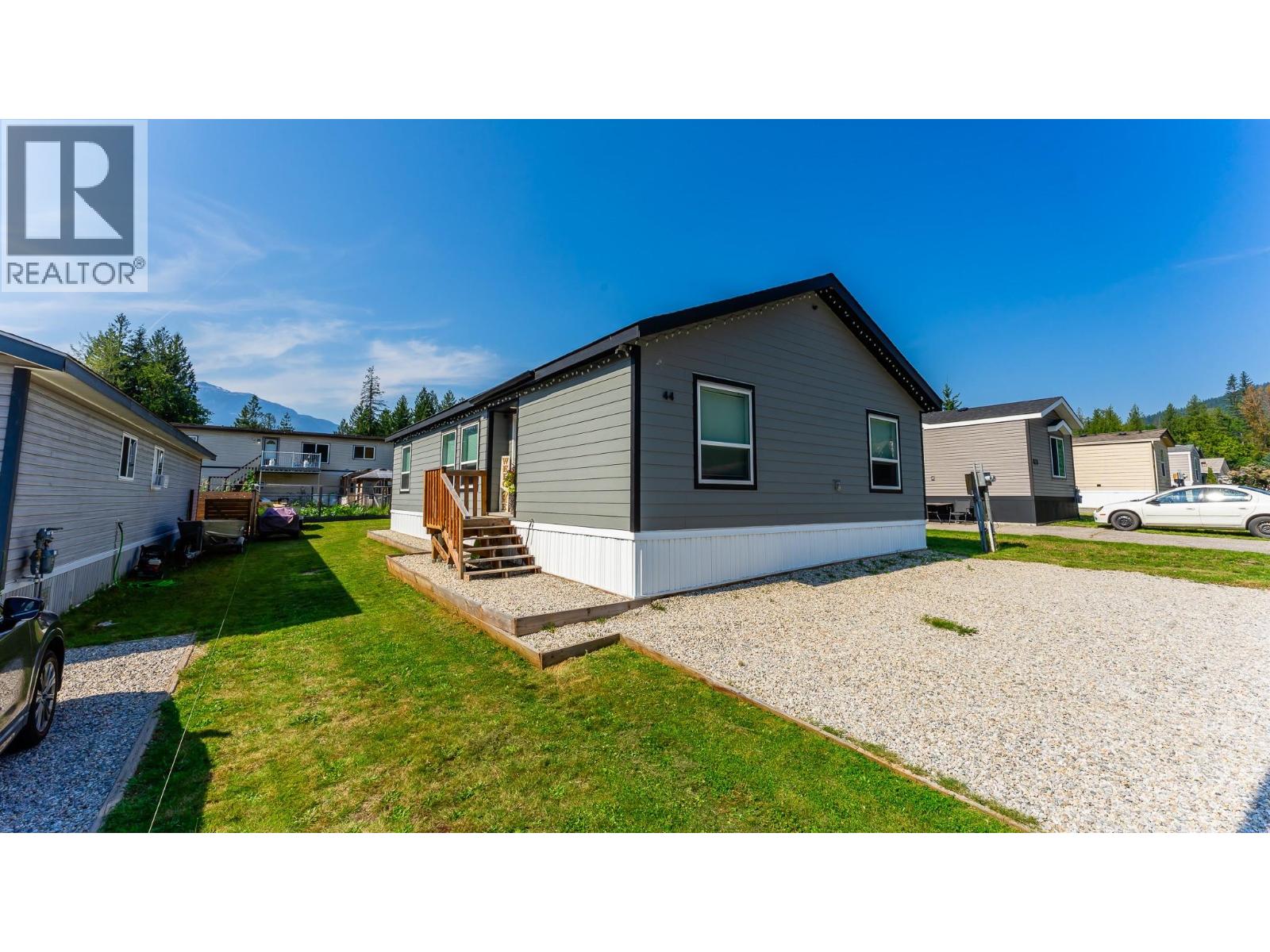 44 Johnson Way Property Photo 1