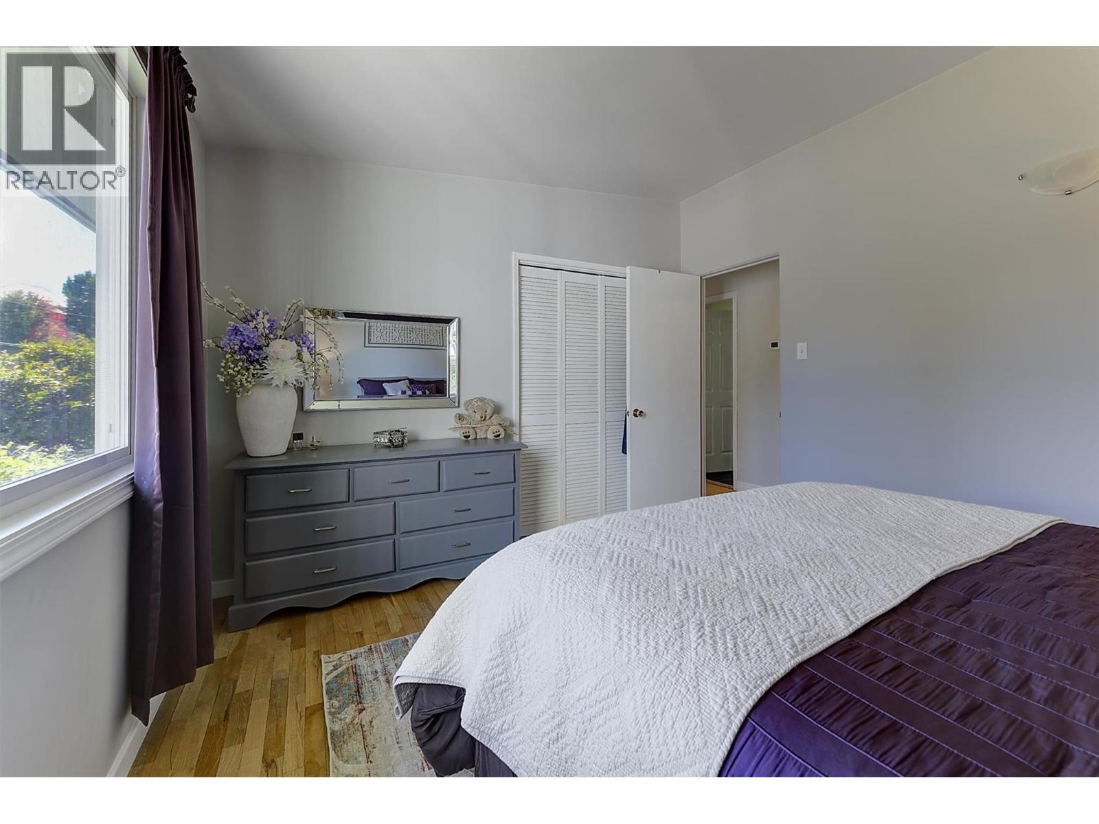 1296 Kelglen Crescent Property Photo 26