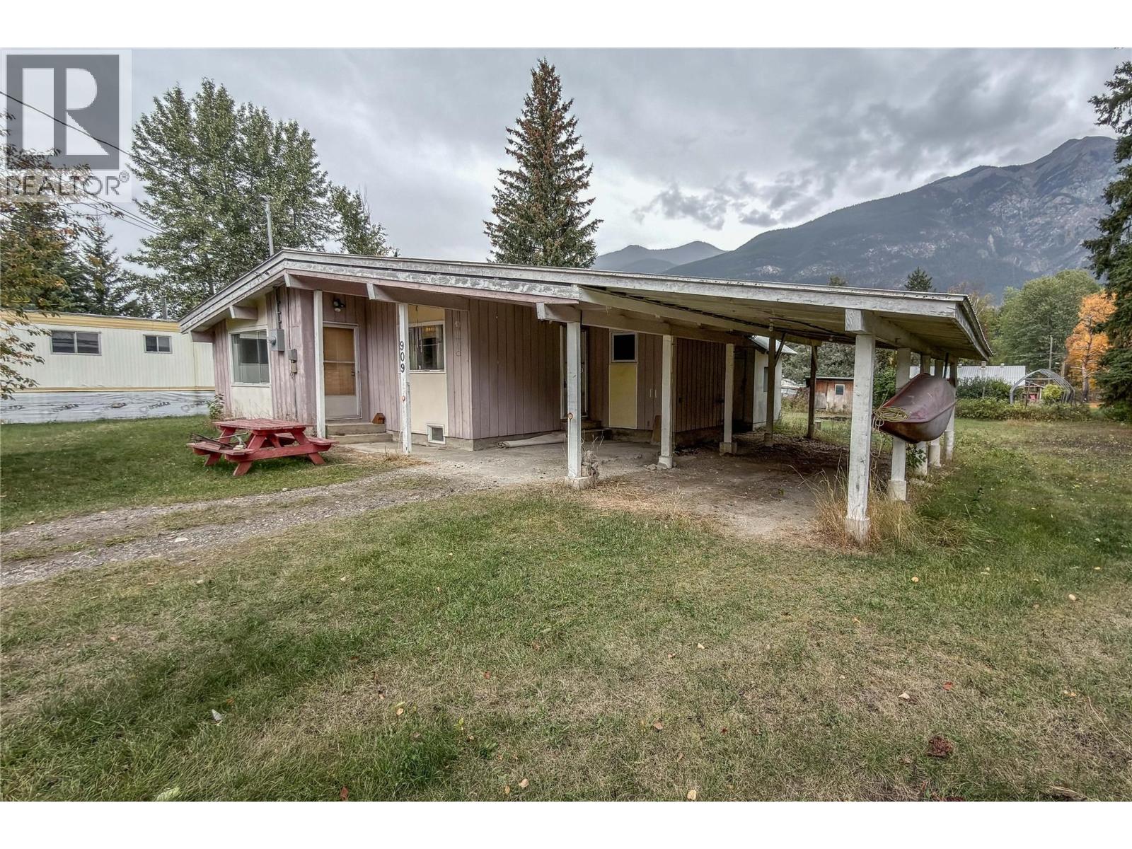 909 Ryter Road W Property Photo 1