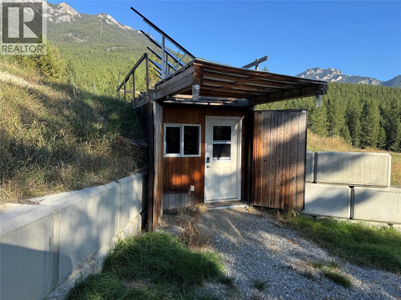 7058 95 Highway Property Photo 17