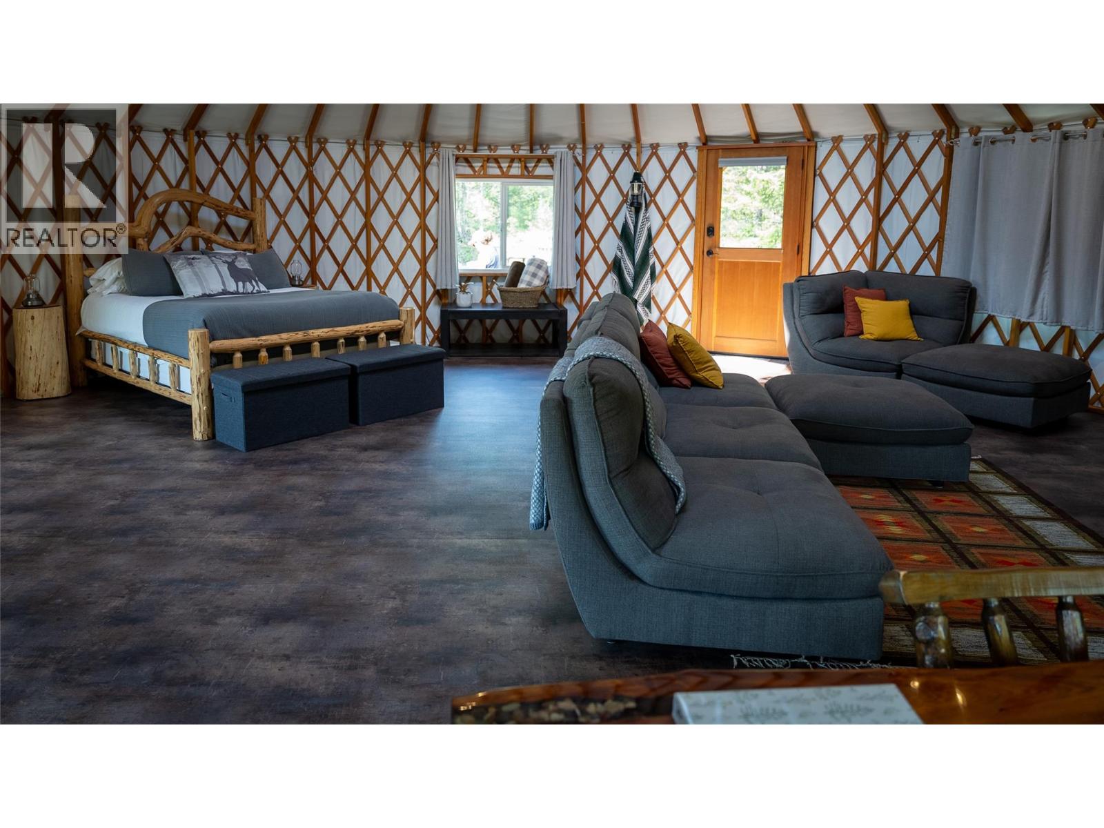 7058 95 Highway Property Photo 18