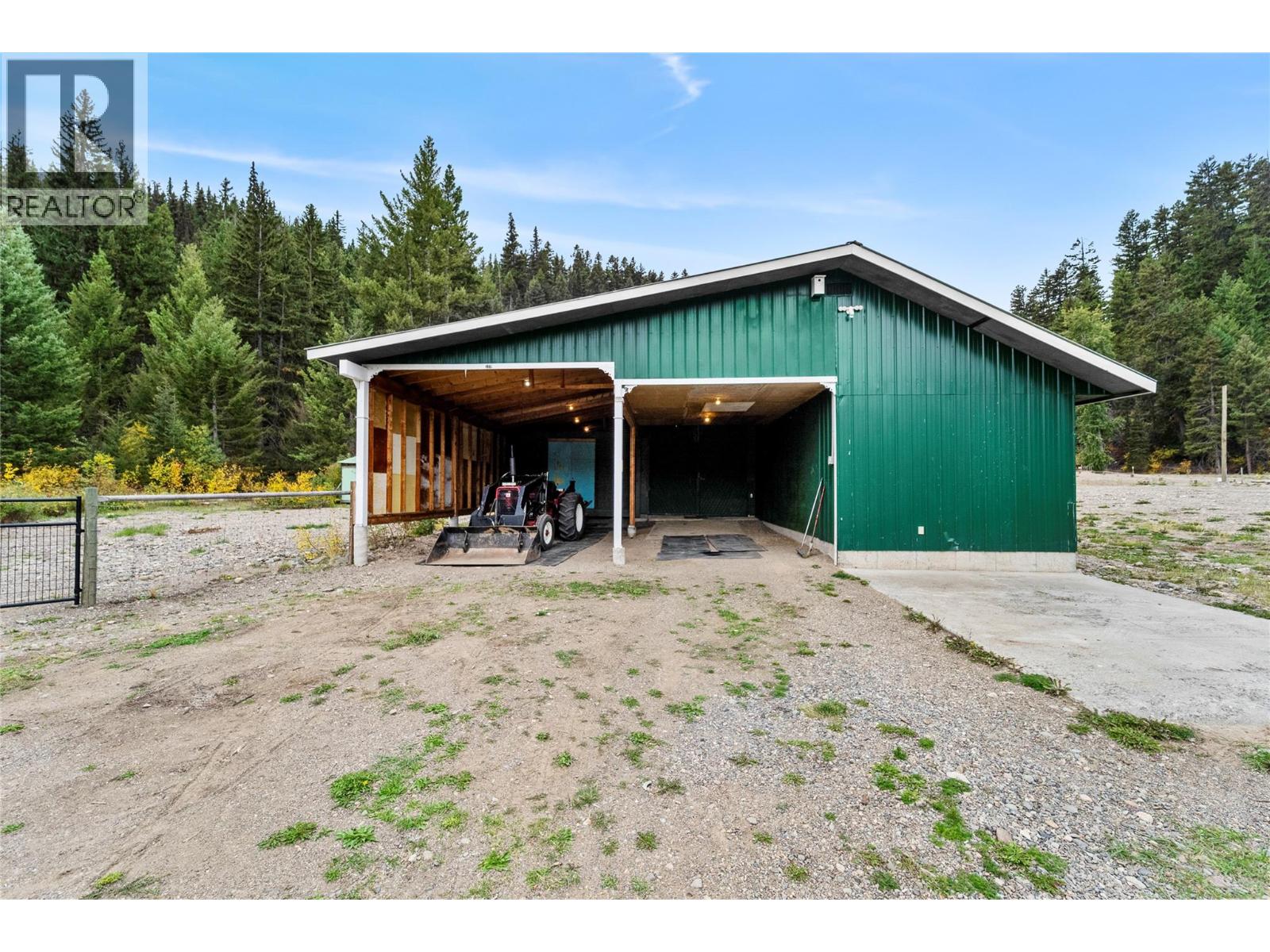 5144 Railway Drive Property Photo 6
