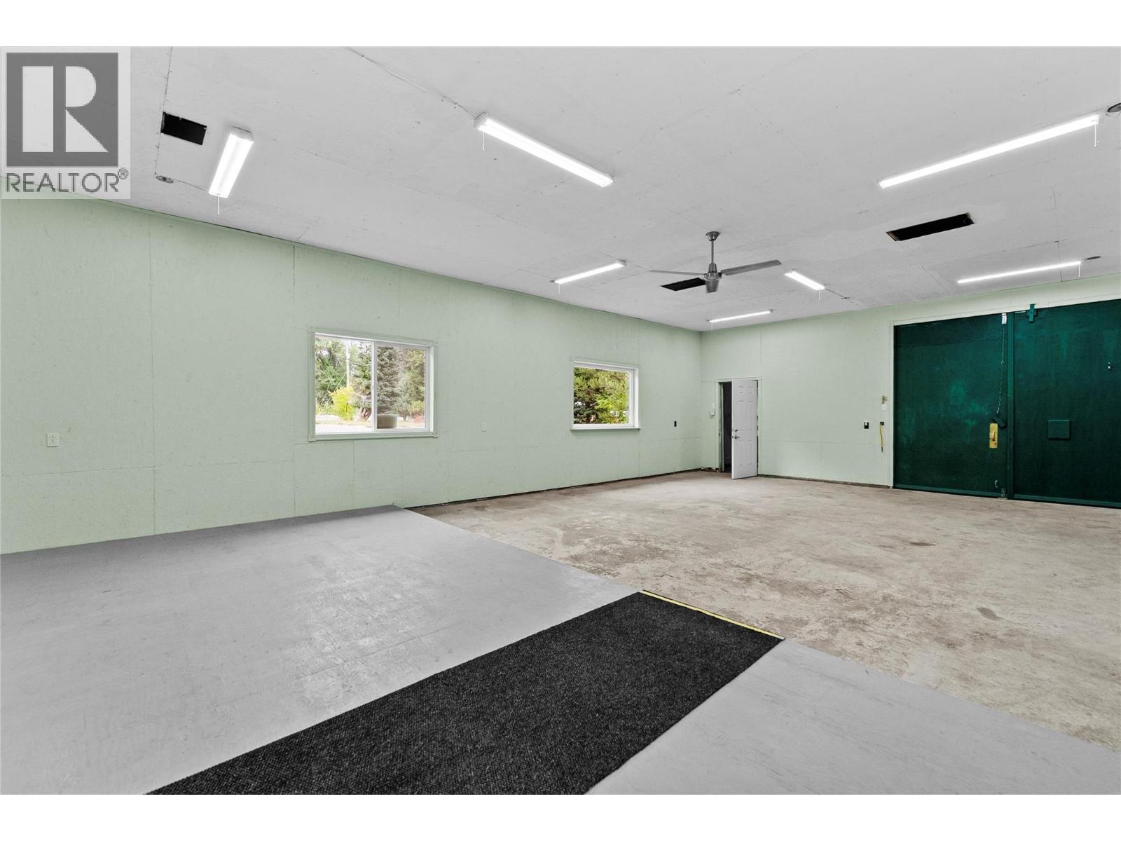 5144 Railway Drive Property Photo 11