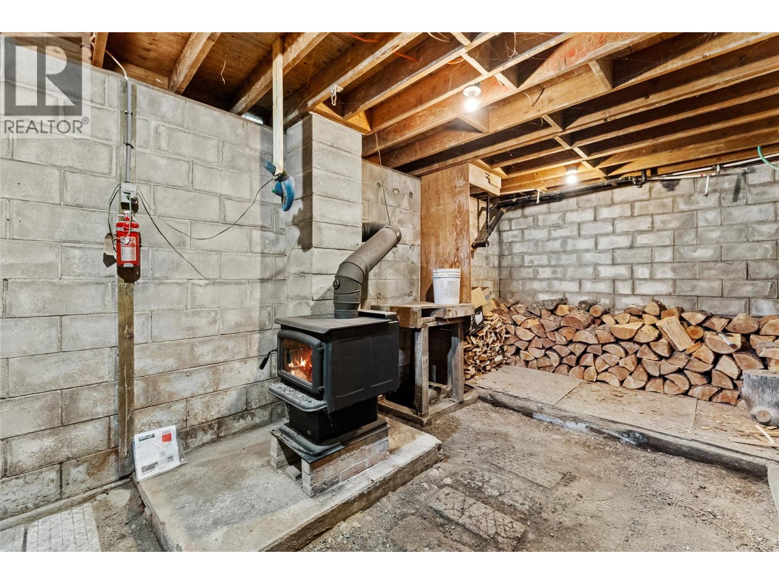 5144 Railway Drive Property Photo 23