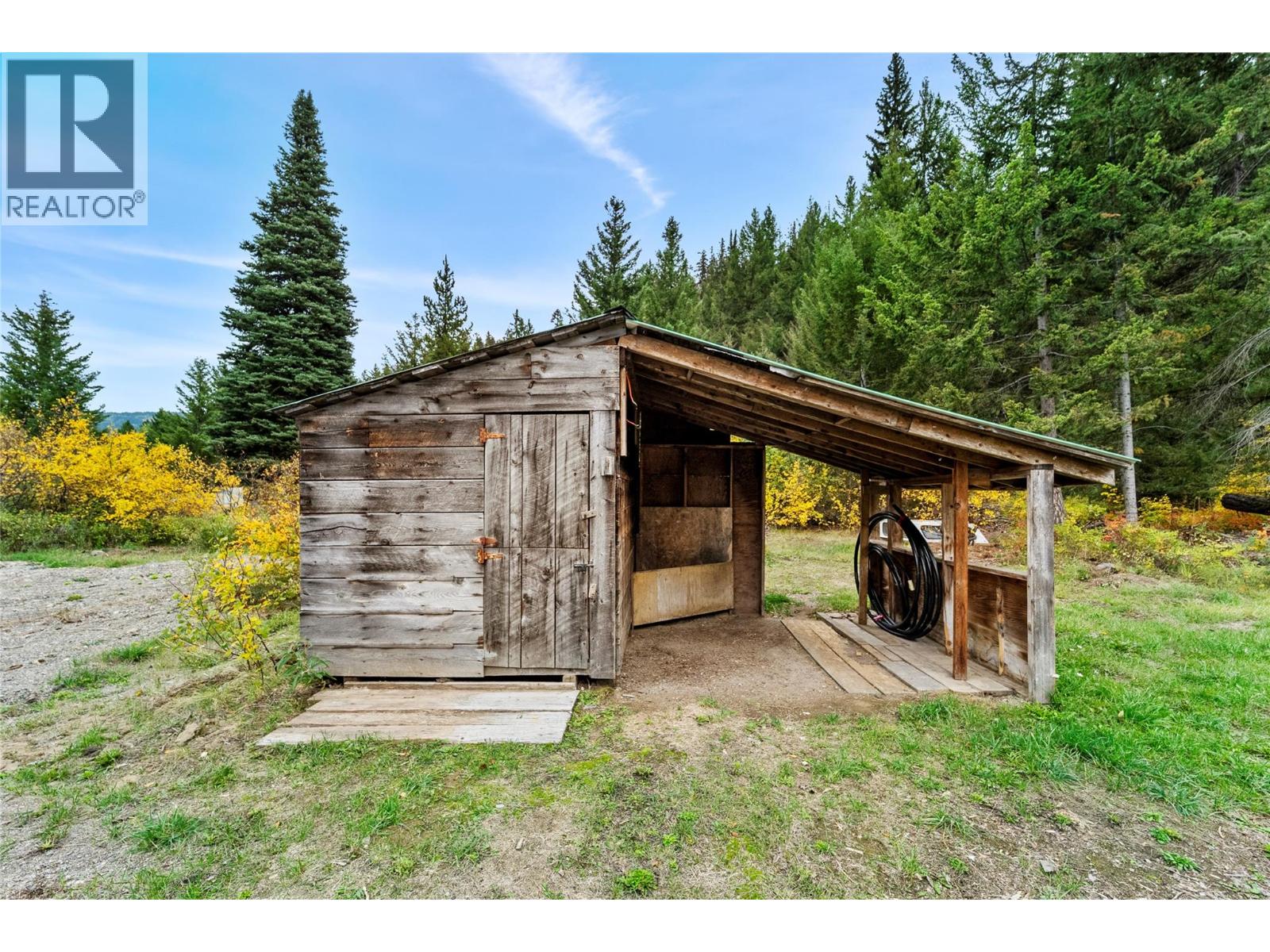 5144 Railway Drive Property Photo 32