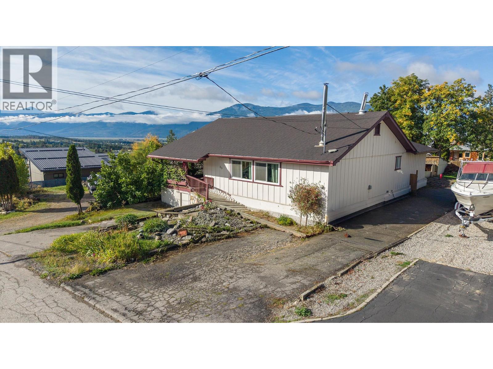 115 24th Avenue N Property Photo 2