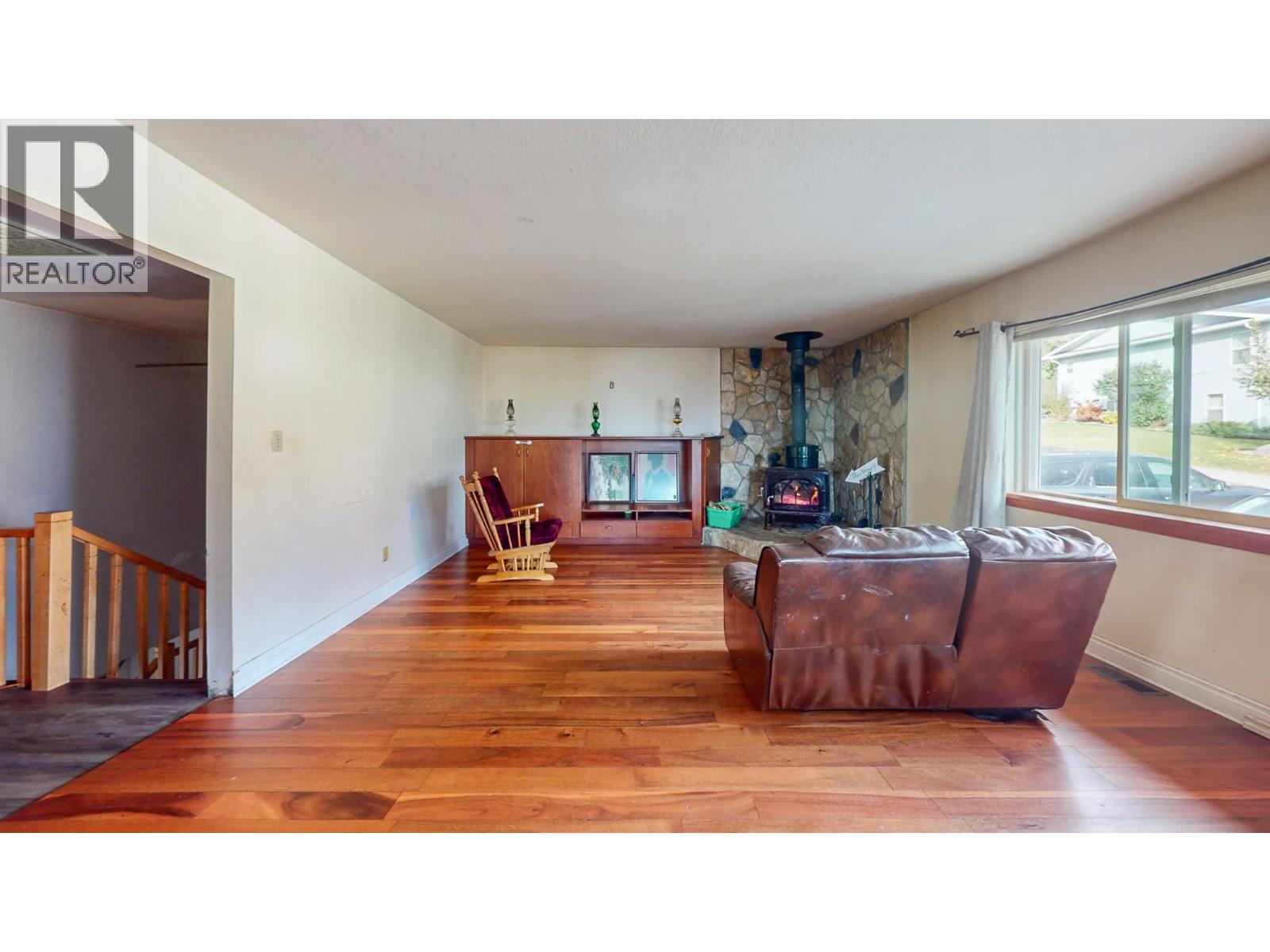 115 24th Avenue N Property Photo 7