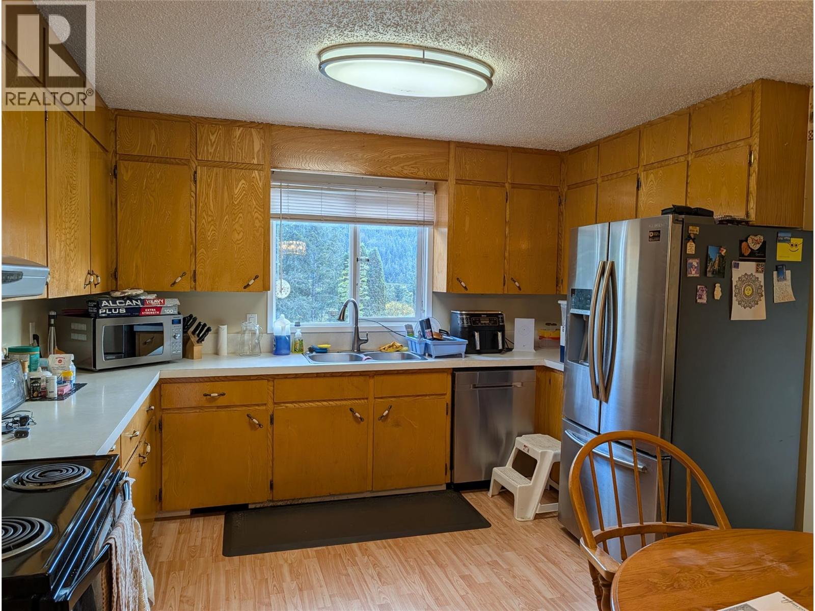 8893 Holding Road Property Photo 7
