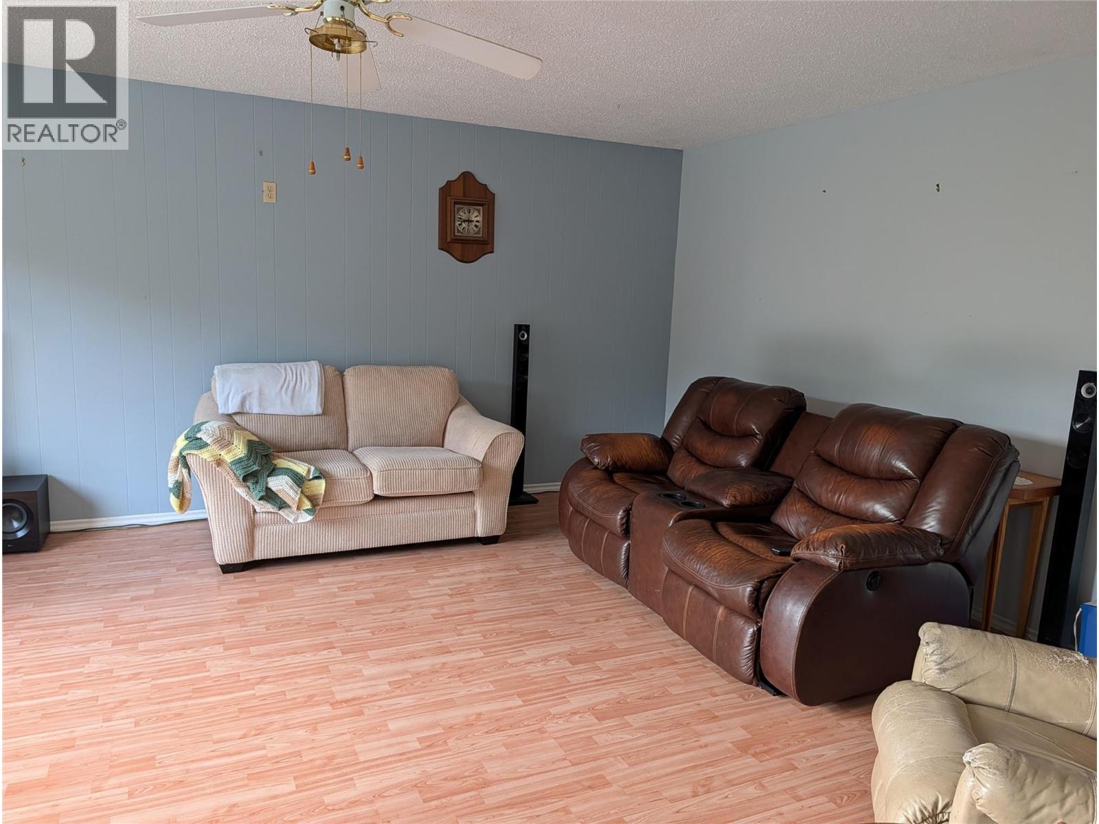 8893 Holding Road Property Photo 10
