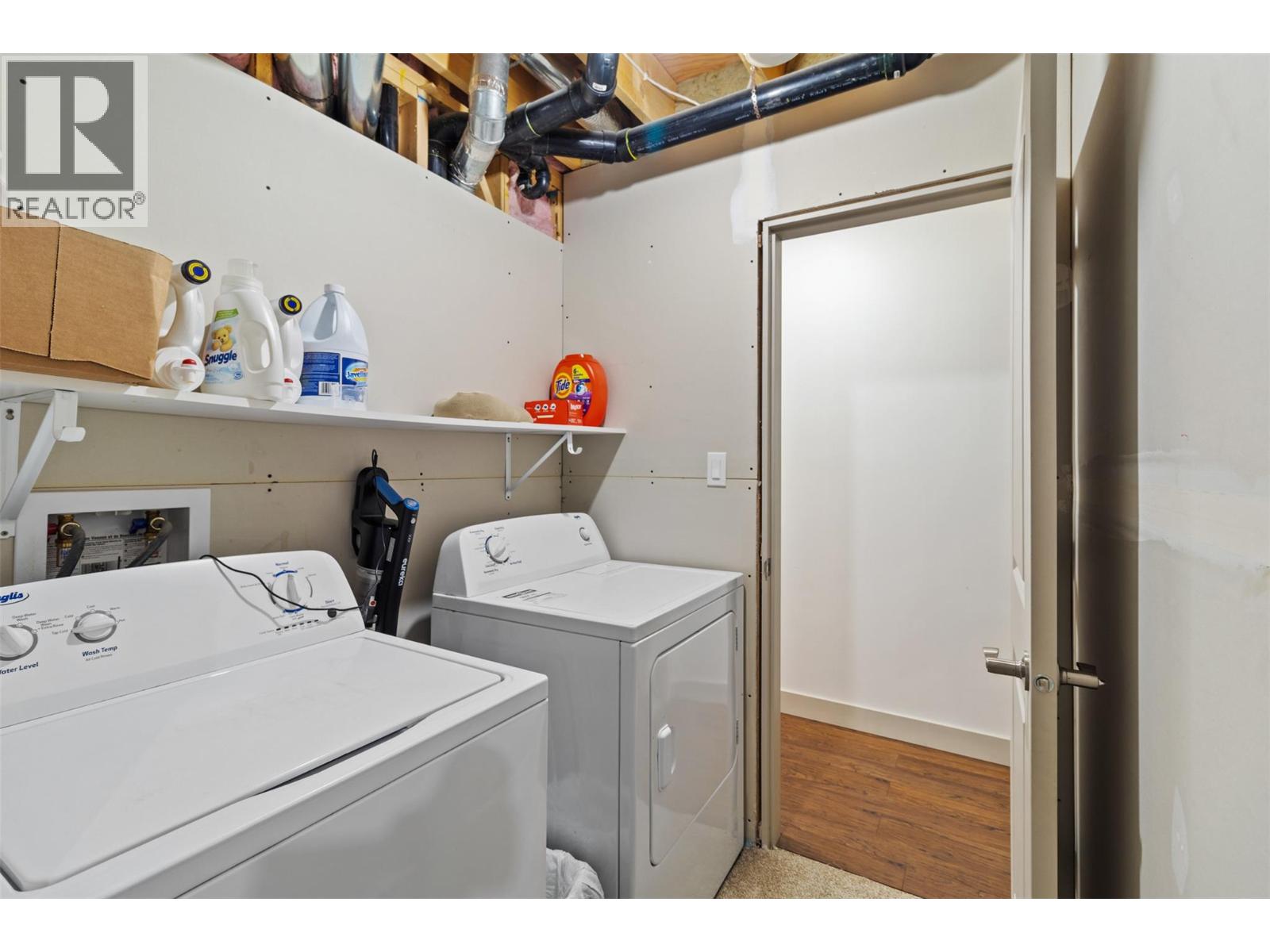 7370 Cahilty Crescent Property Photo 13