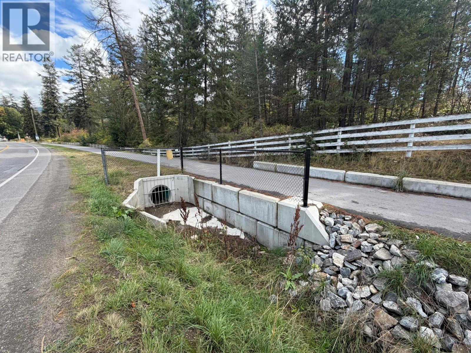 5440 Silver Star Road Property Photo 29