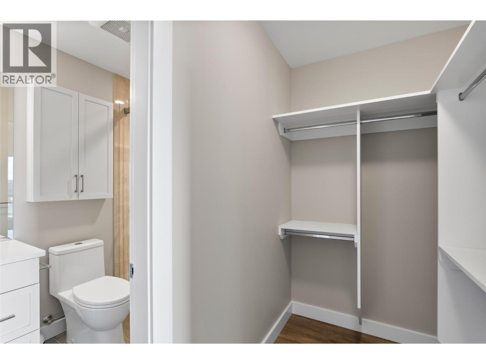 875 University Drive Unit# 203 Property Photo 16