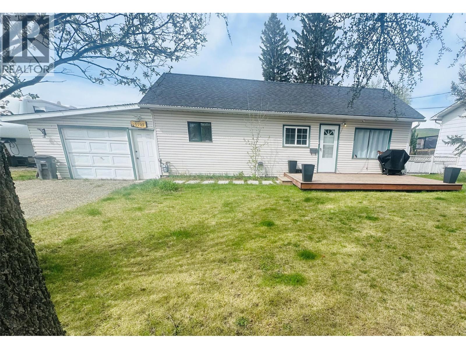 5109 43 Street Ne Property Photo 1