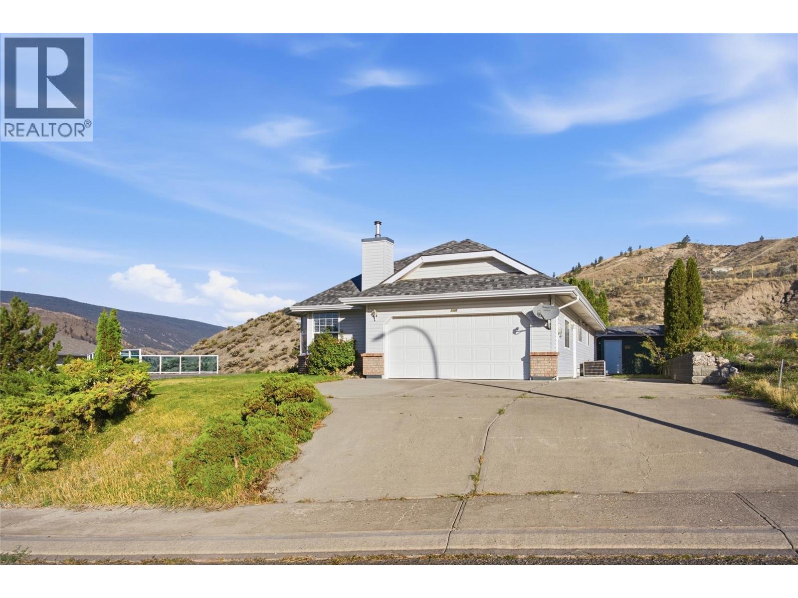 1398/1400 Semlin Drive Property Photo 10
