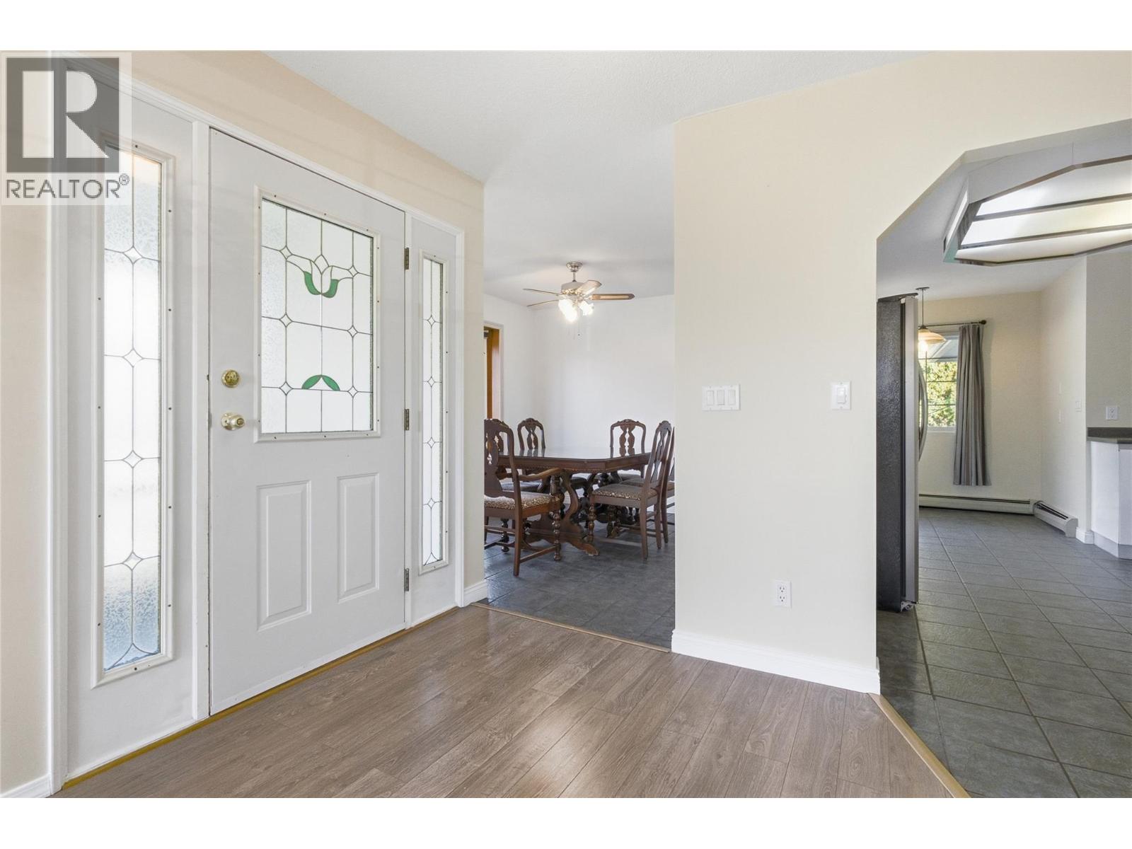 1398/1400 Semlin Drive Property Photo 23