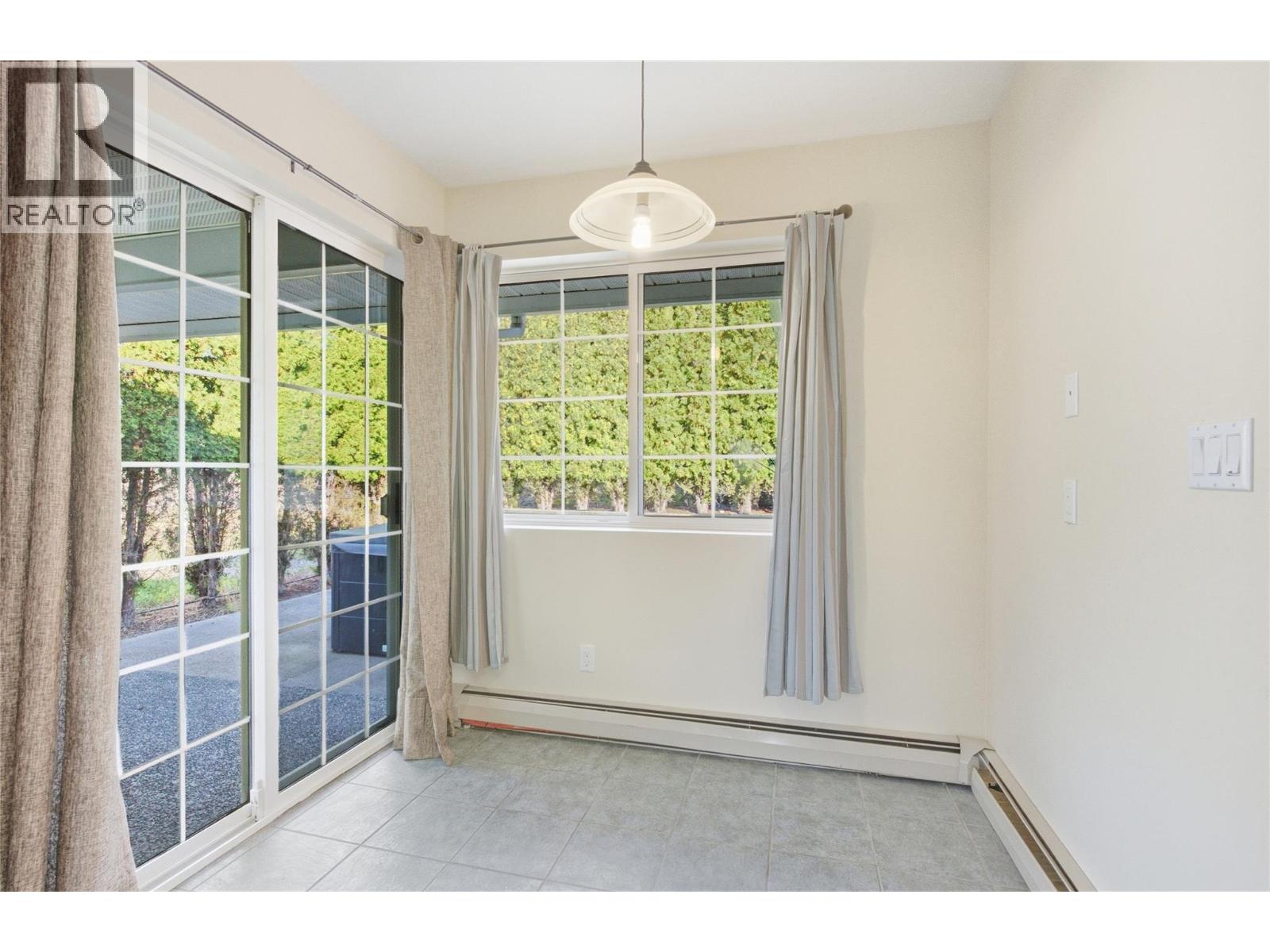 1398/1400 Semlin Drive Property Photo 29