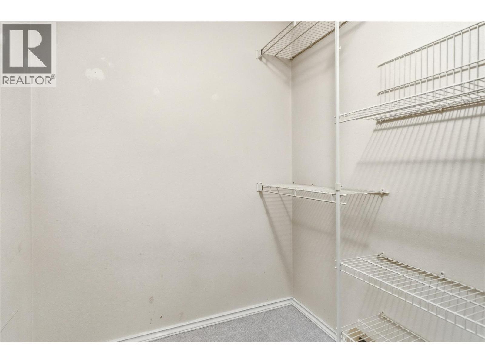 1398/1400 Semlin Drive Property Photo 39