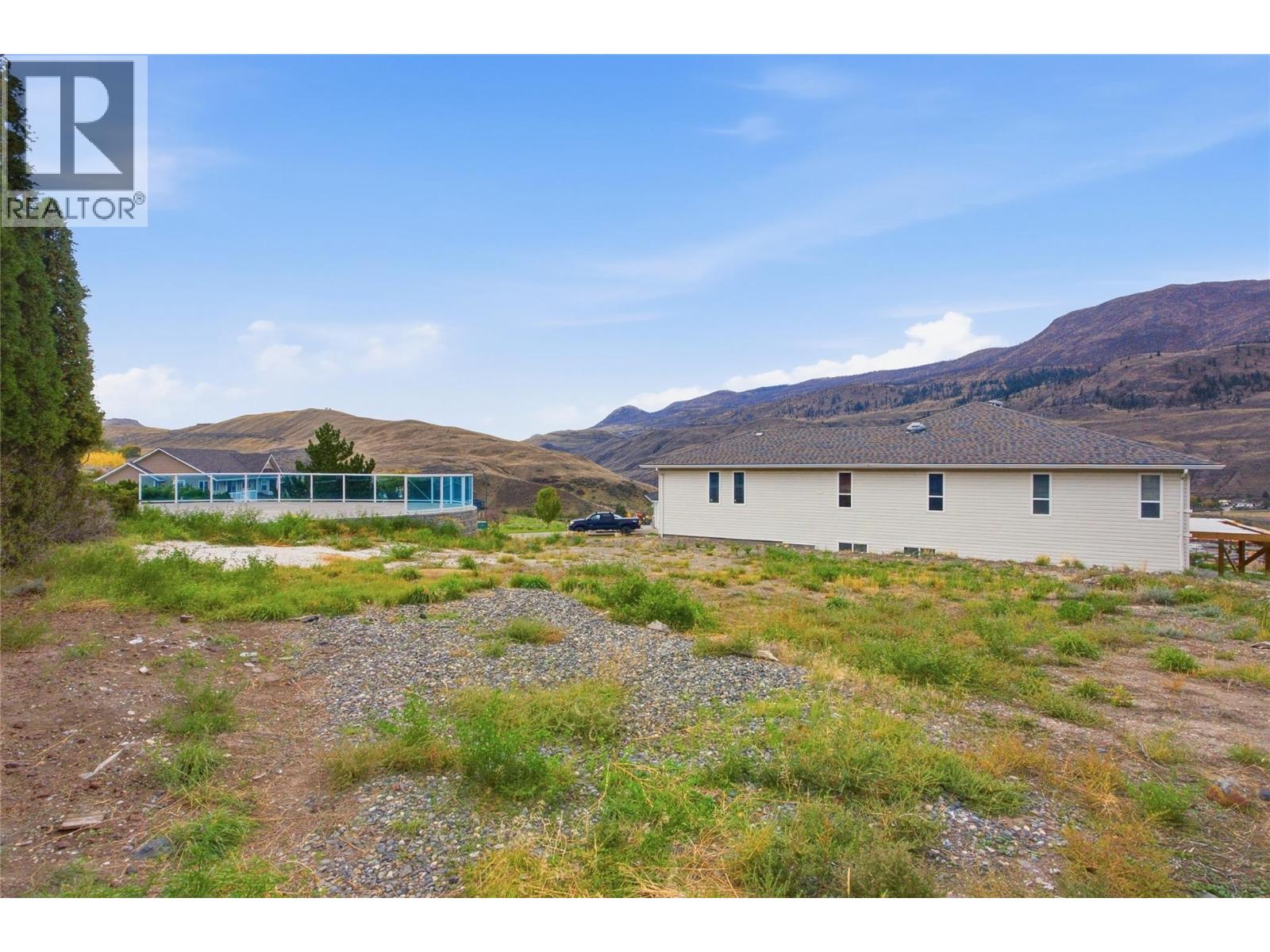 1398/1400 Semlin Drive Property Photo 43