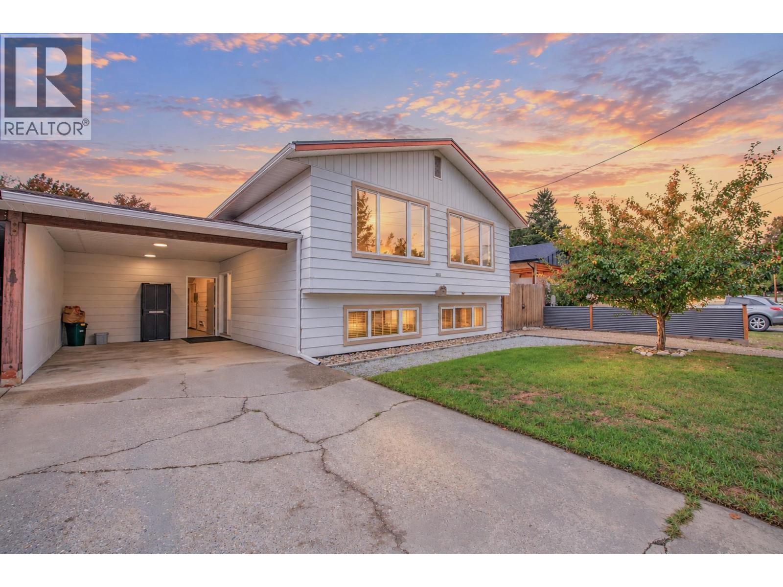2855 Burns Avenue Photo de la propriété 1