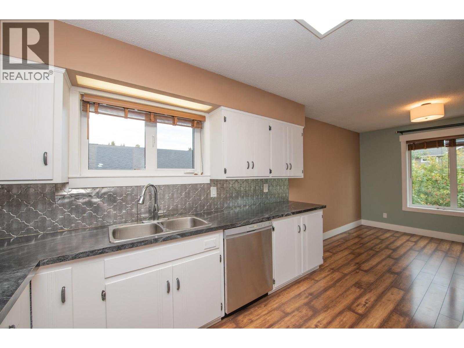 2855 Burns Avenue Property Photo 6