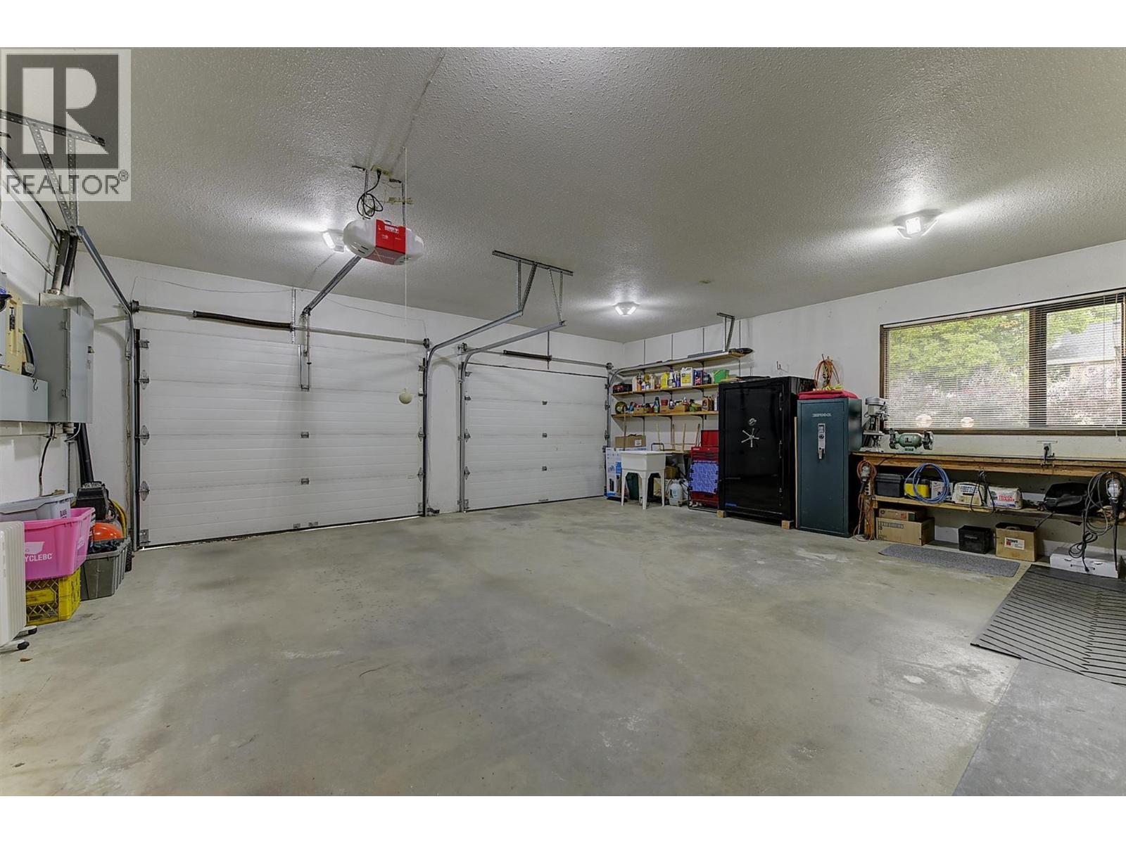 392 Valley Road N Property Photo 42