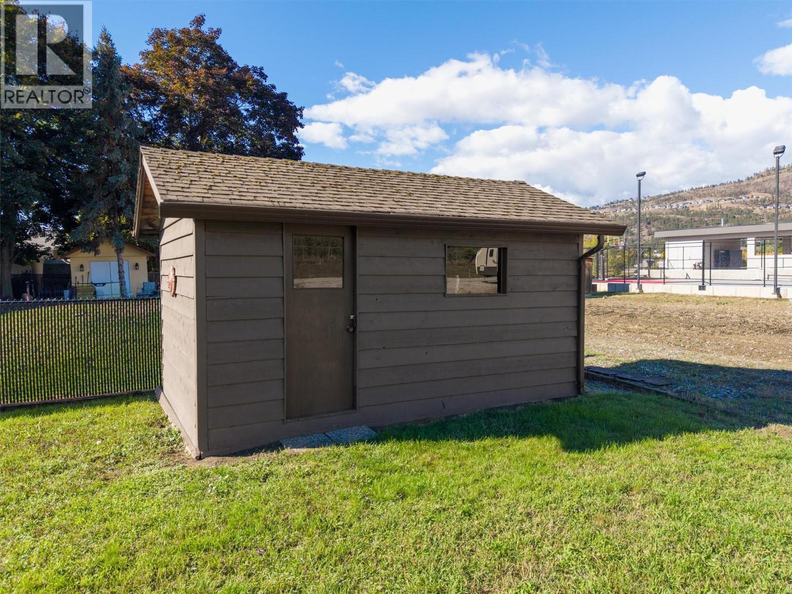 392 Valley Road N Property Photo 58