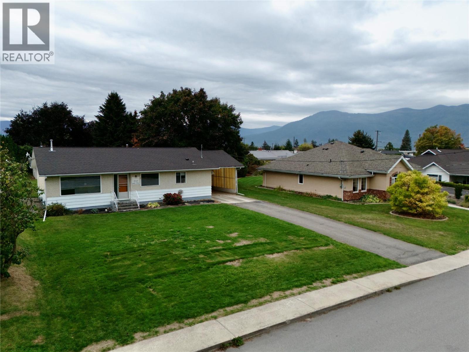 2109 Cedar Street Property Photo 1