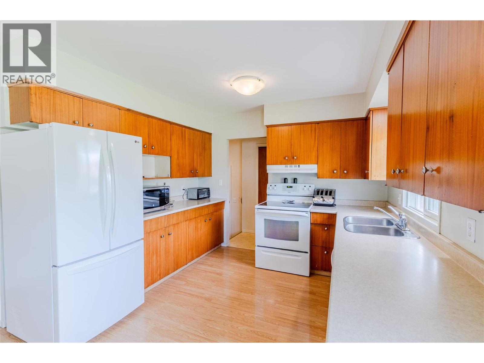 2109 Cedar Street Property Photo 4