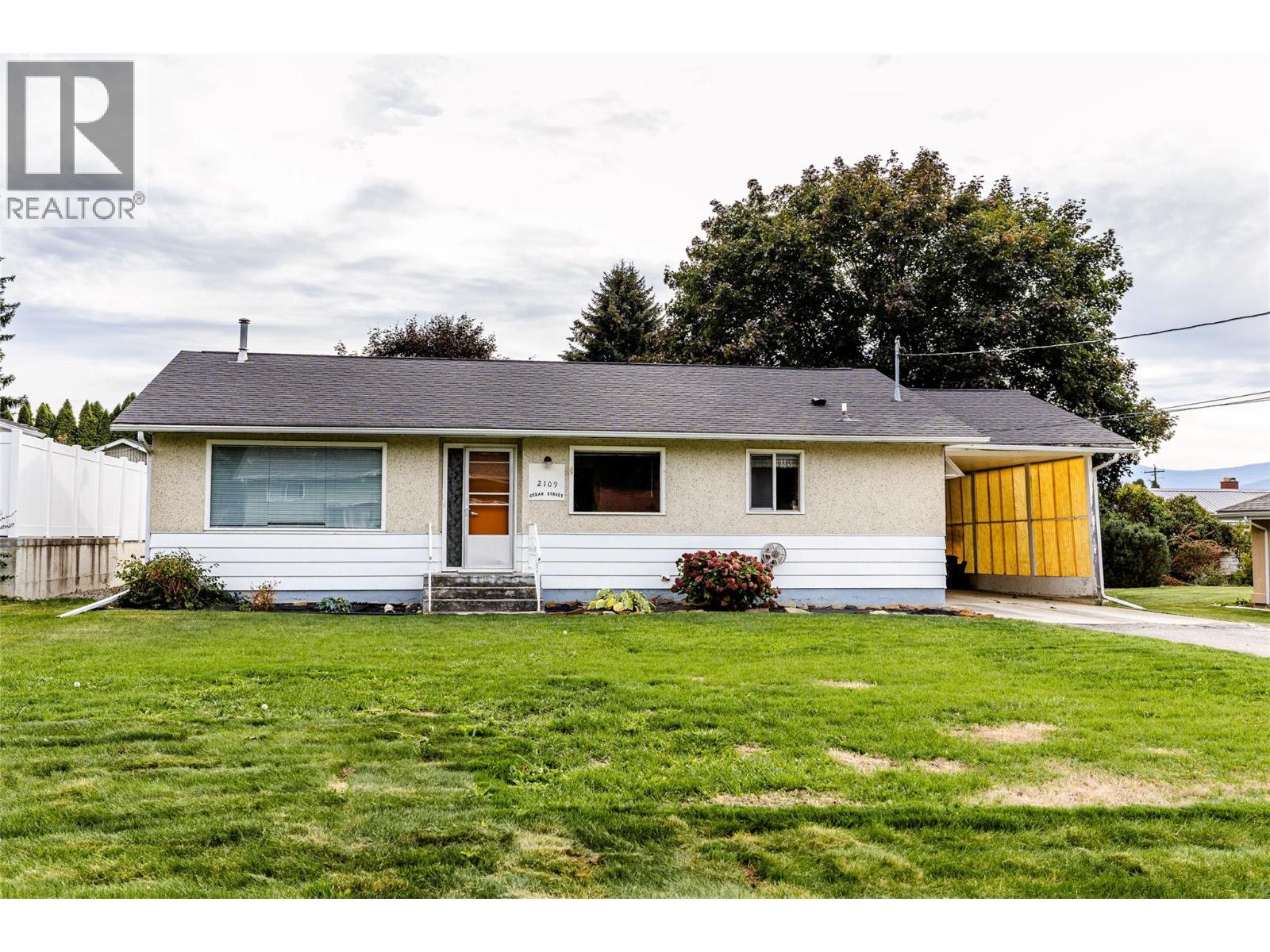 2109 Cedar Street Property Photo 24
