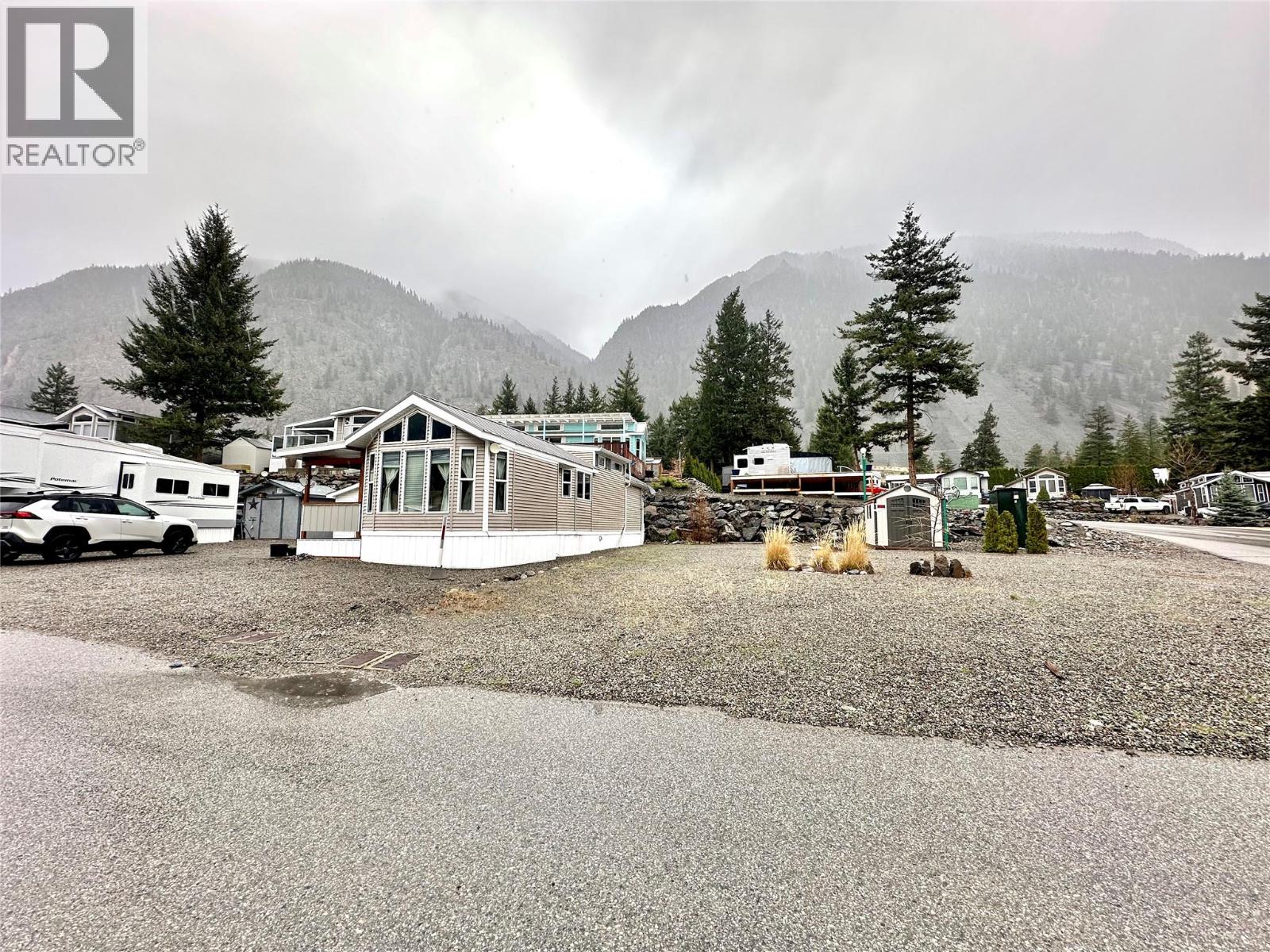 4354 Highway 3 Unit# 80 Property Photo 3