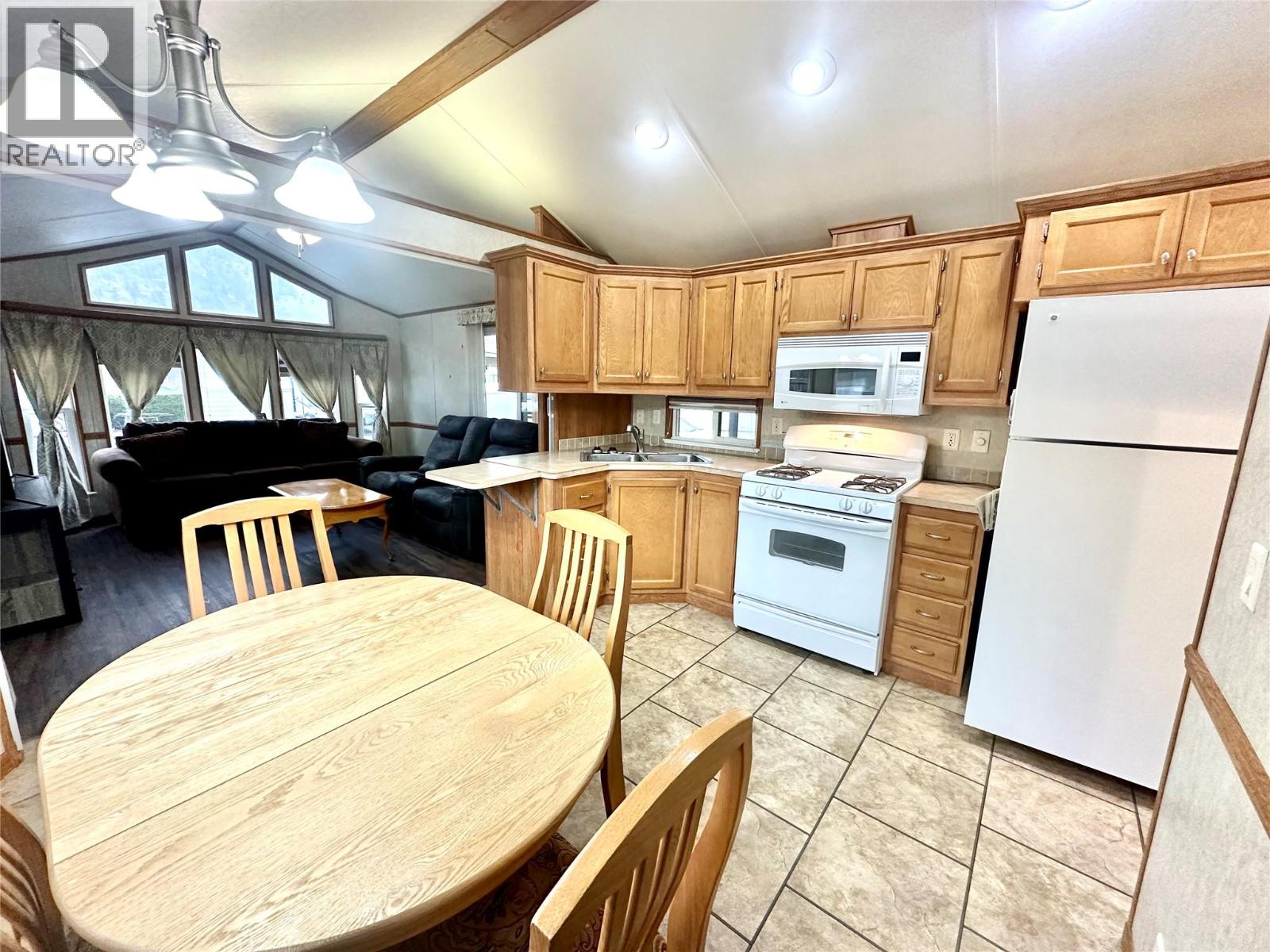 4354 Highway 3 Unit# 80 Property Photo 11
