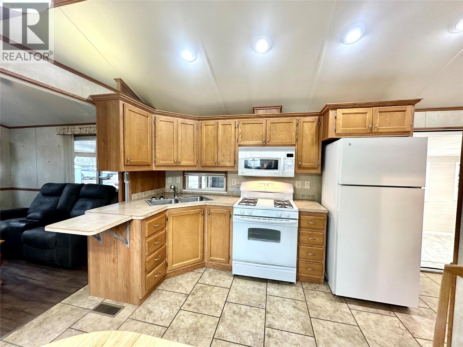 4354 Highway 3 Unit# 80 Property Photo 12