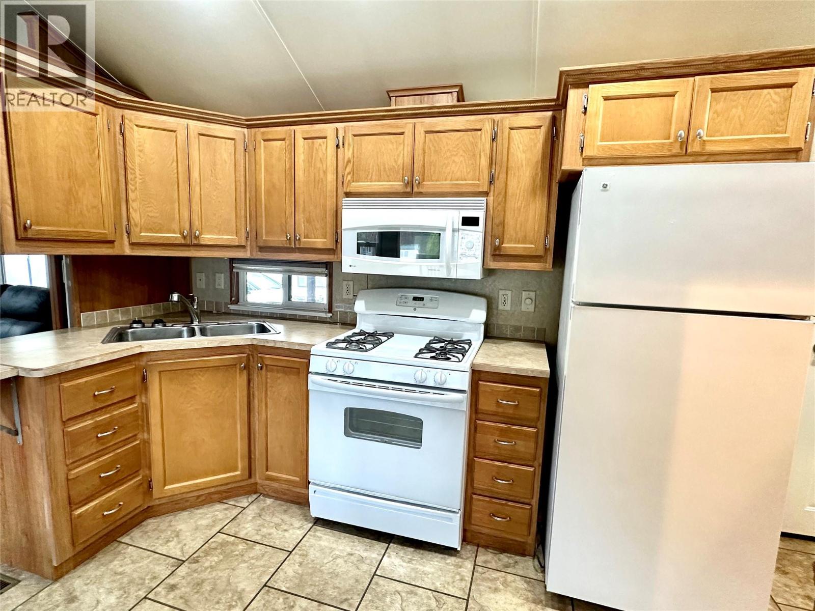 4354 Highway 3 Unit# 80 Property Photo 13