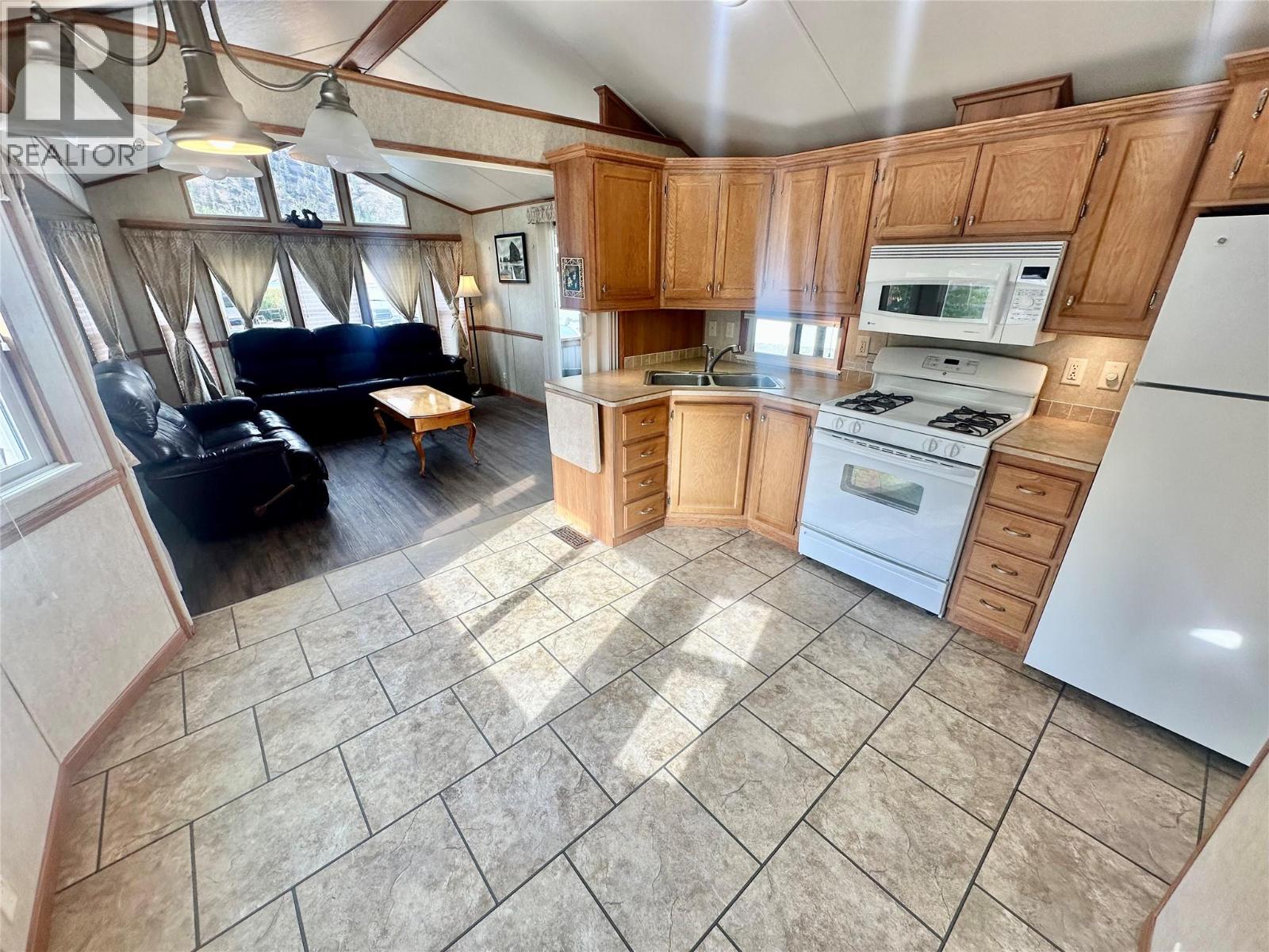 4354 Highway 3 Unit# 80 Property Photo 34