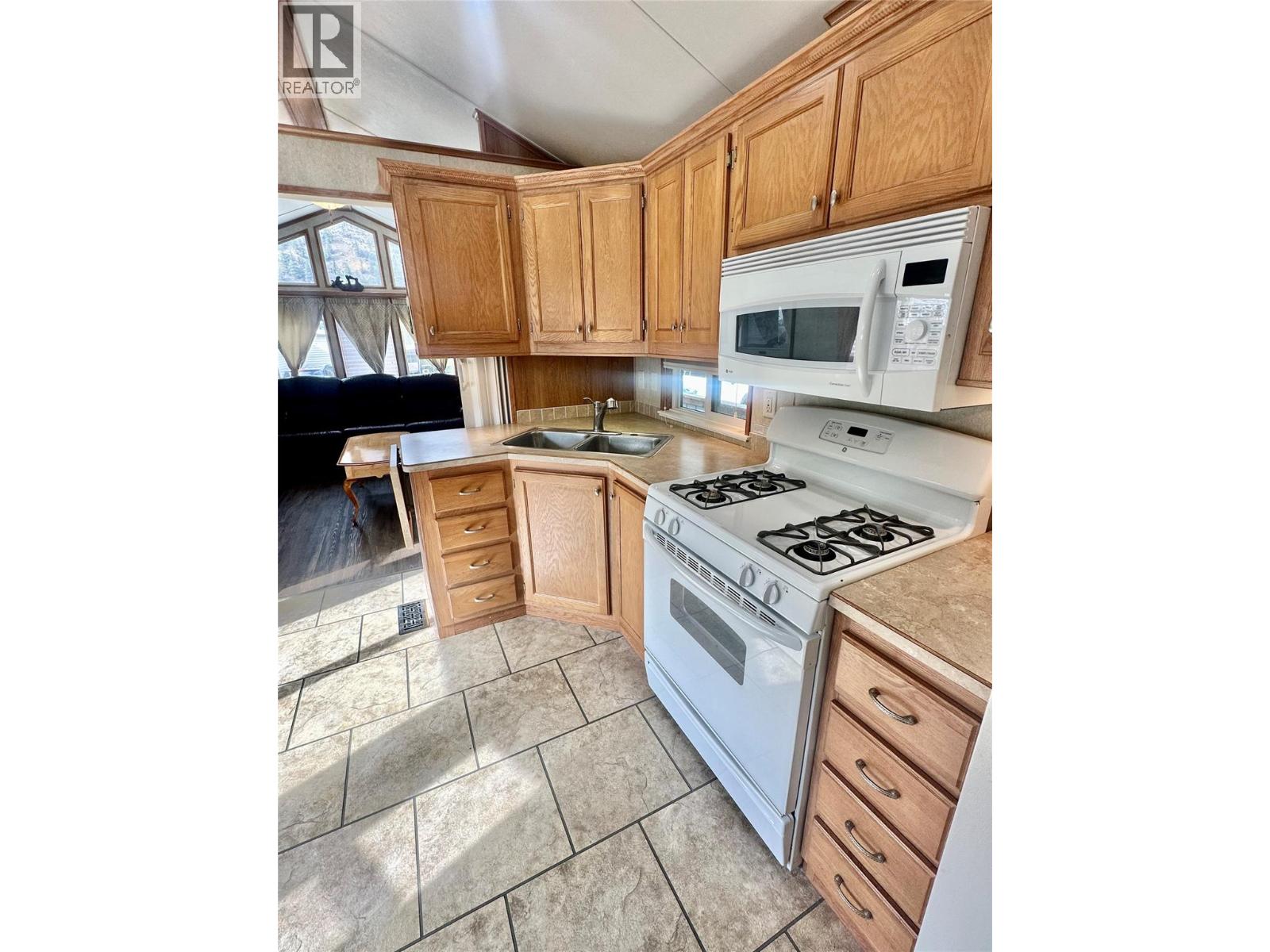 4354 Highway 3 Unit# 80 Property Photo 35