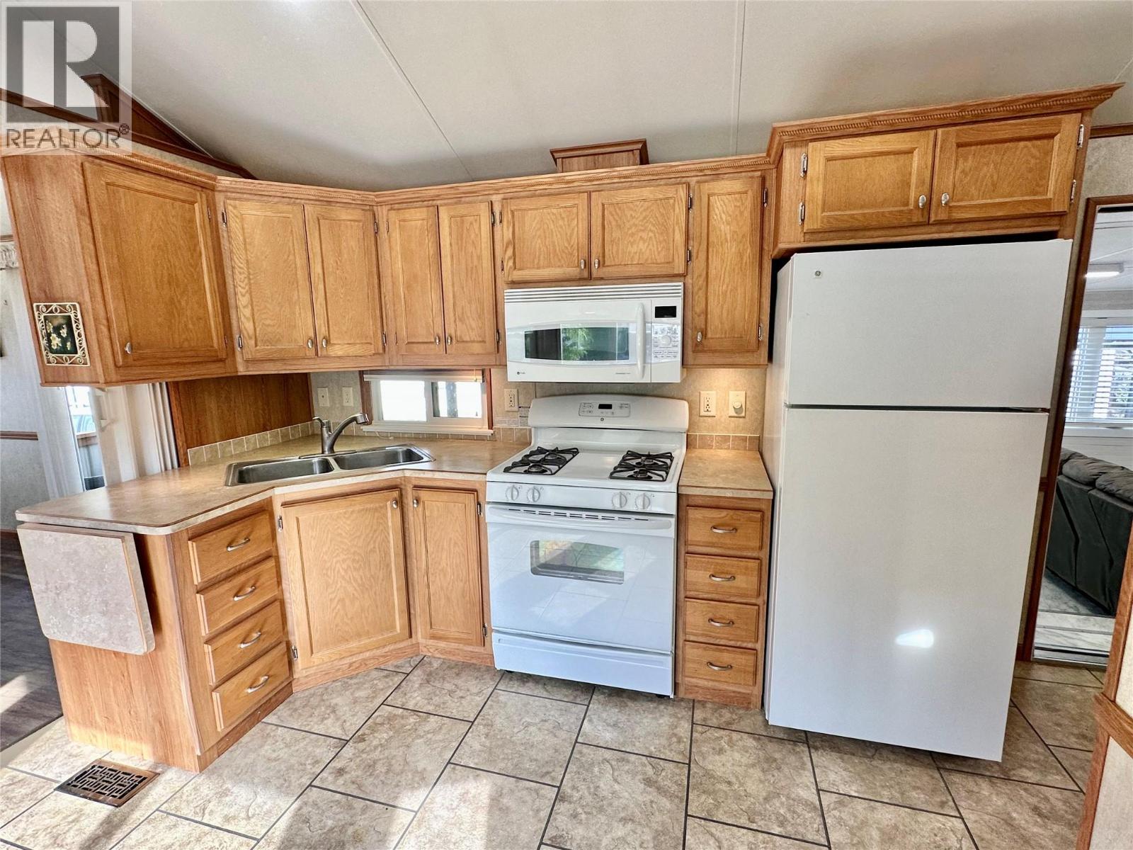 4354 Highway 3 Unit# 80 Property Photo 39