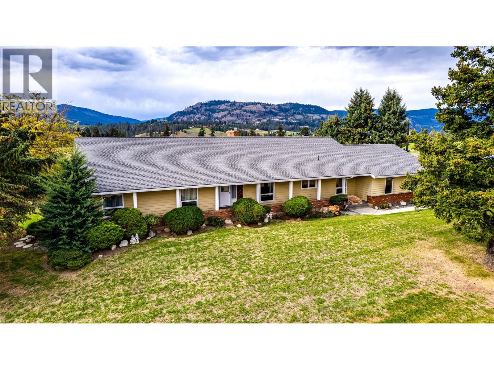 683 Clinton Road Property Photo 4