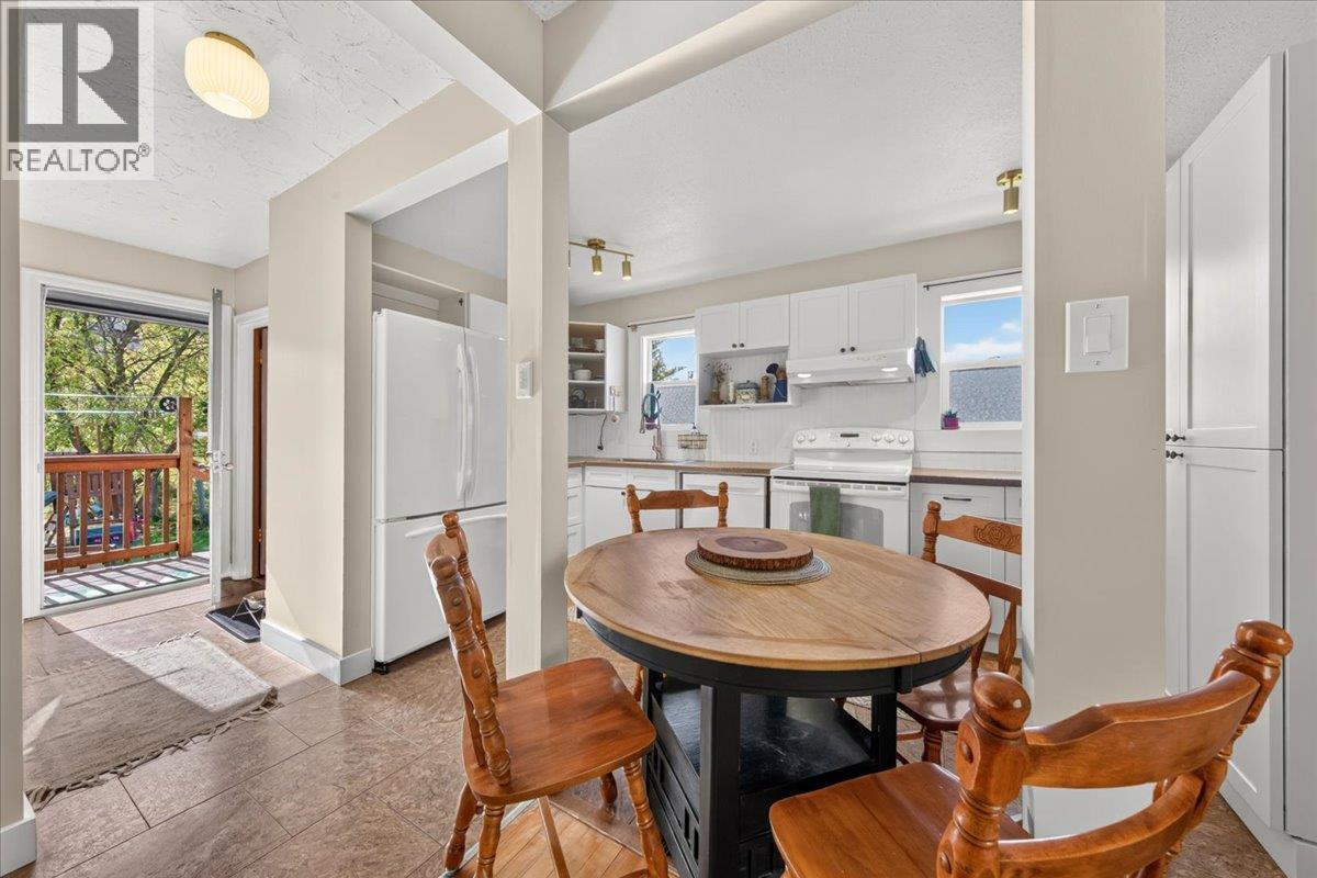 4895 Selkirk Avenue Property Photo 12