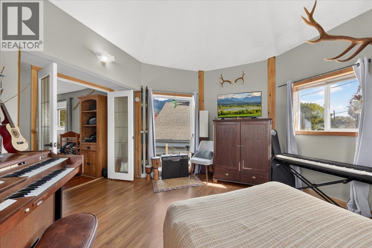 4895 Selkirk Avenue Property Photo 17