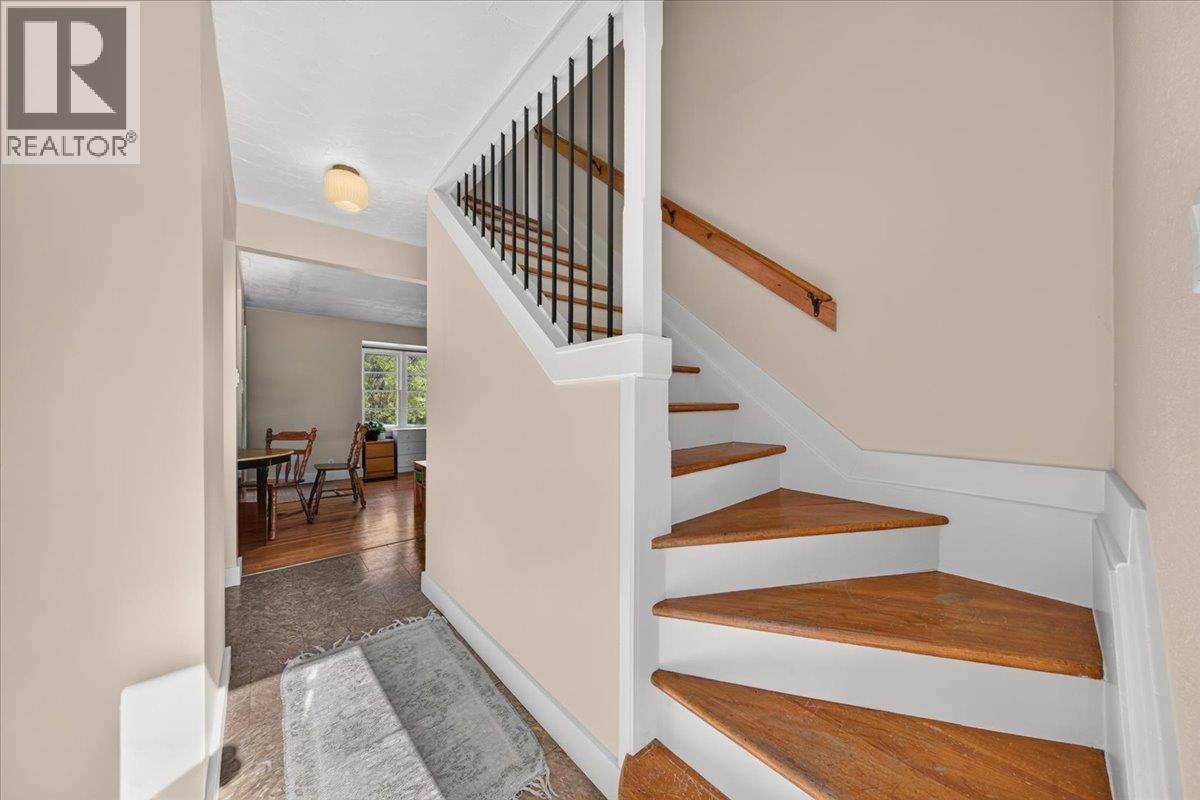 4895 Selkirk Avenue Property Photo 19