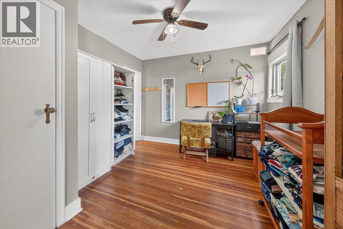 4895 Selkirk Avenue Property Photo 45